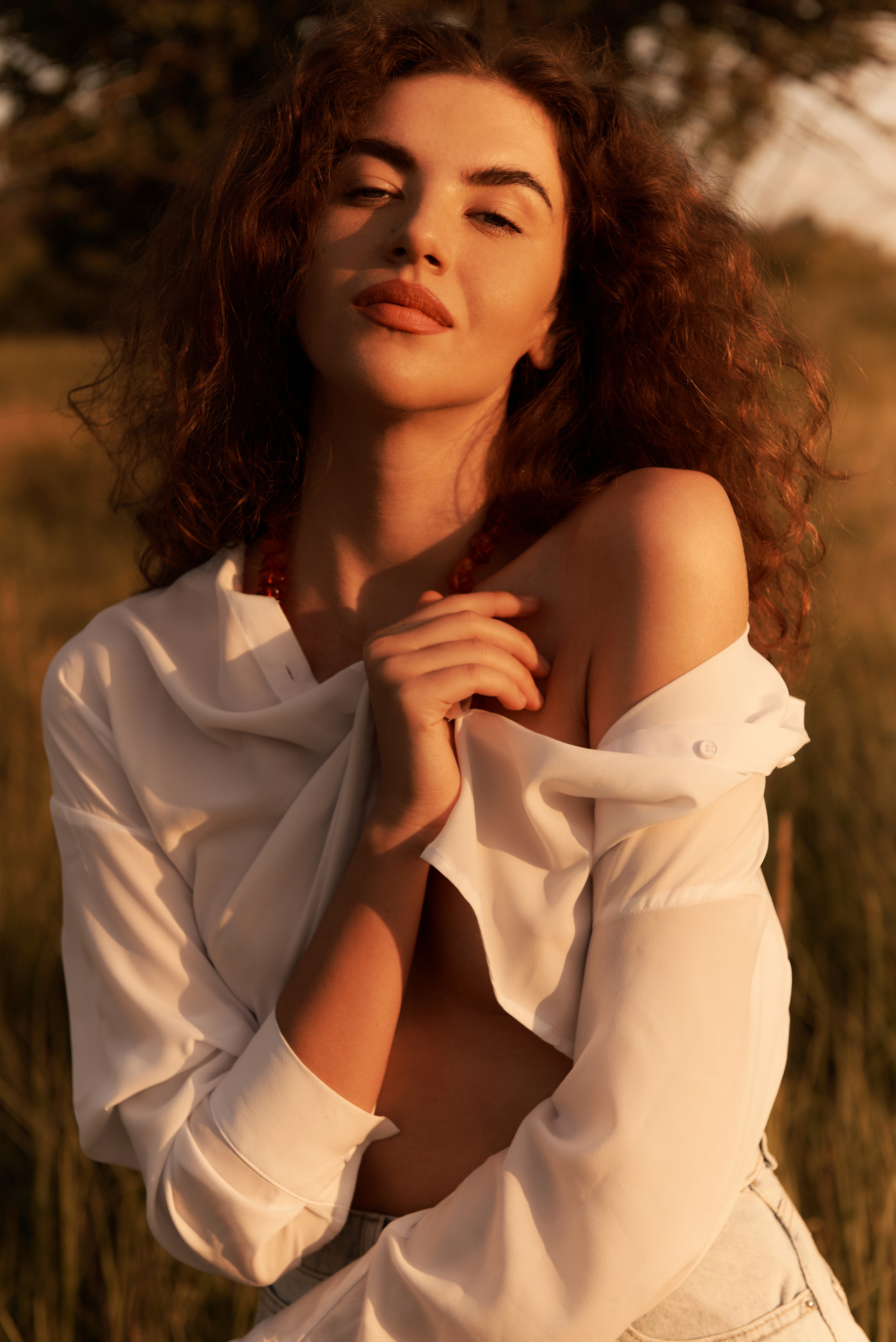 Юлия. Z H U R A V L E V