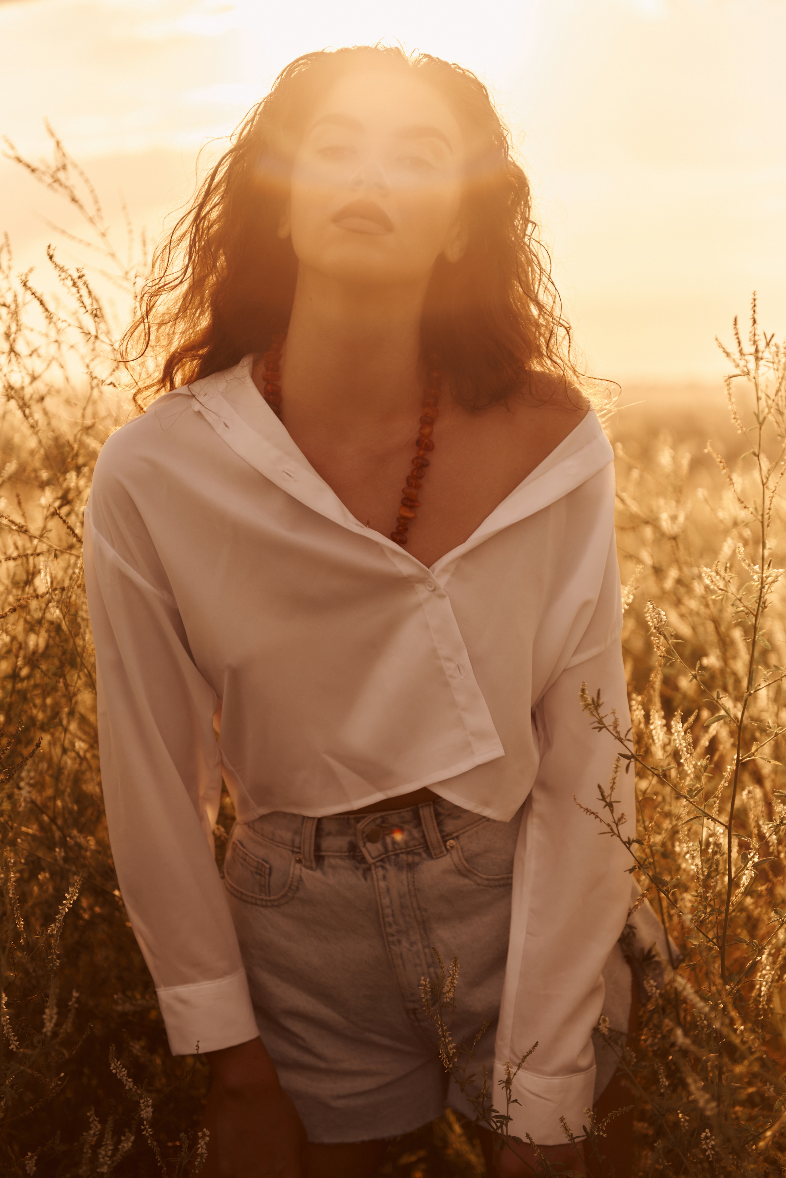 Юлия. Z H U R A V L E V