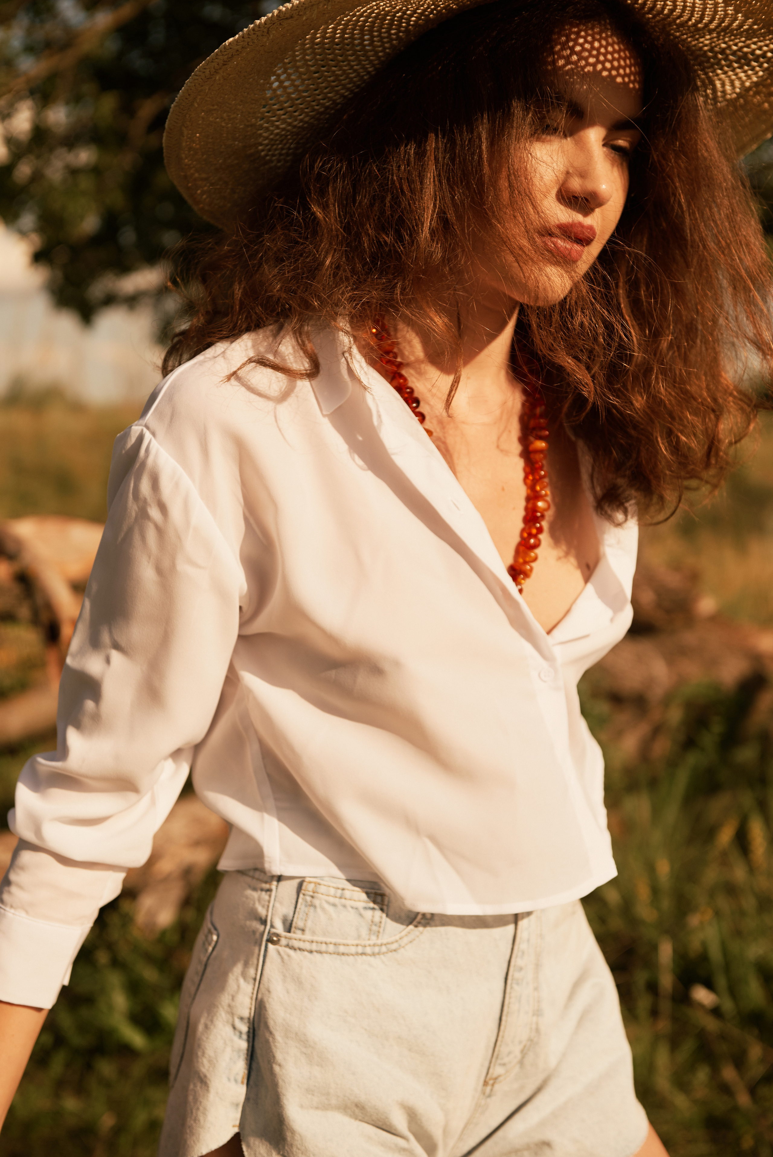 Юлия. Z H U R A V L E V