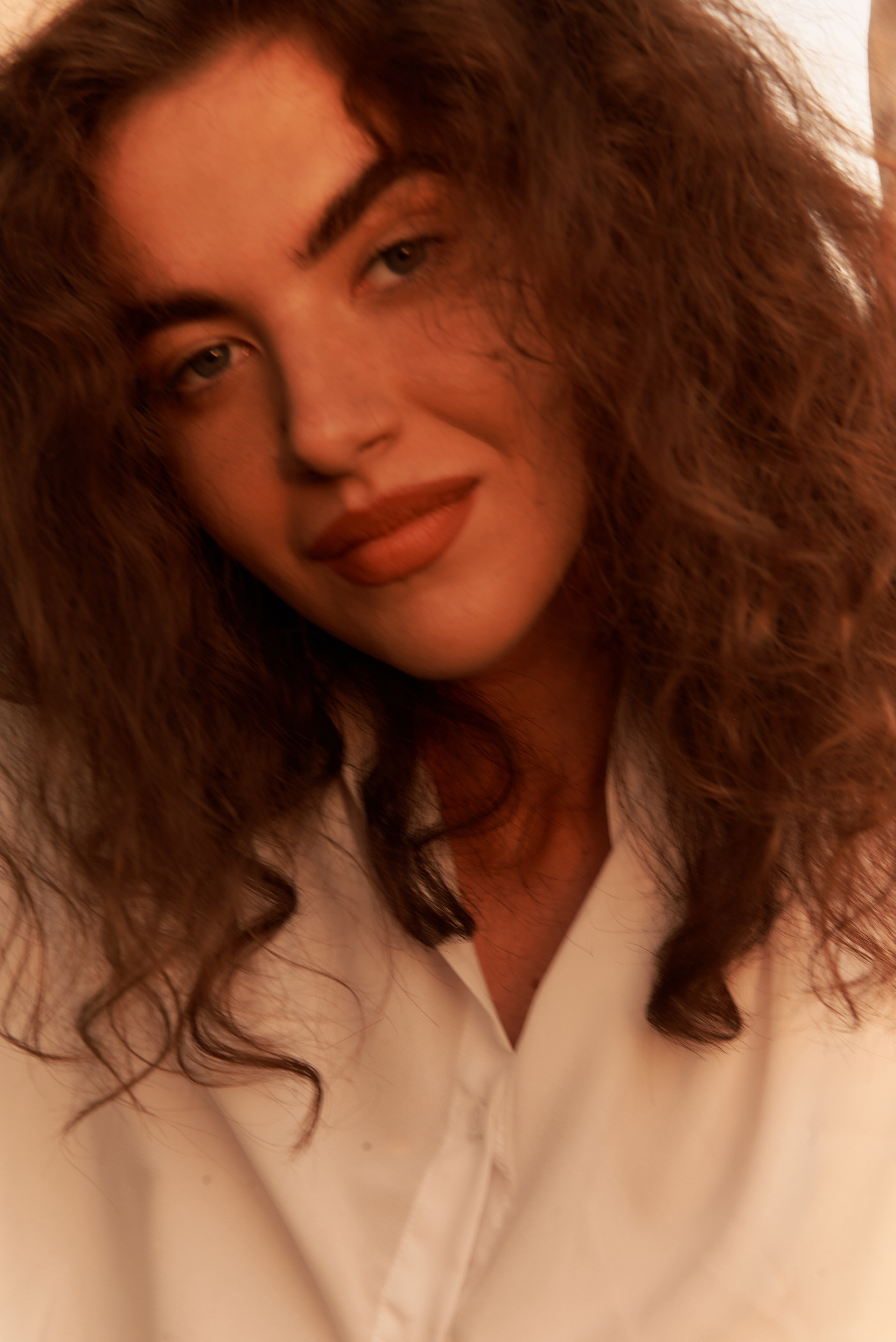 Юлия. Z H U R A V L E V