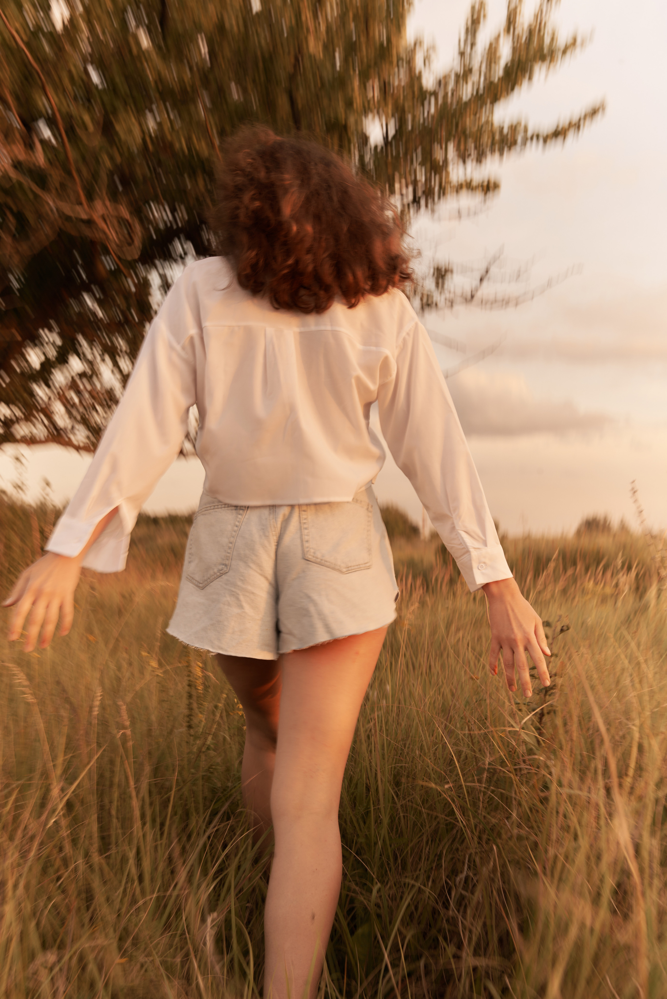 Юлия. Z H U R A V L E V