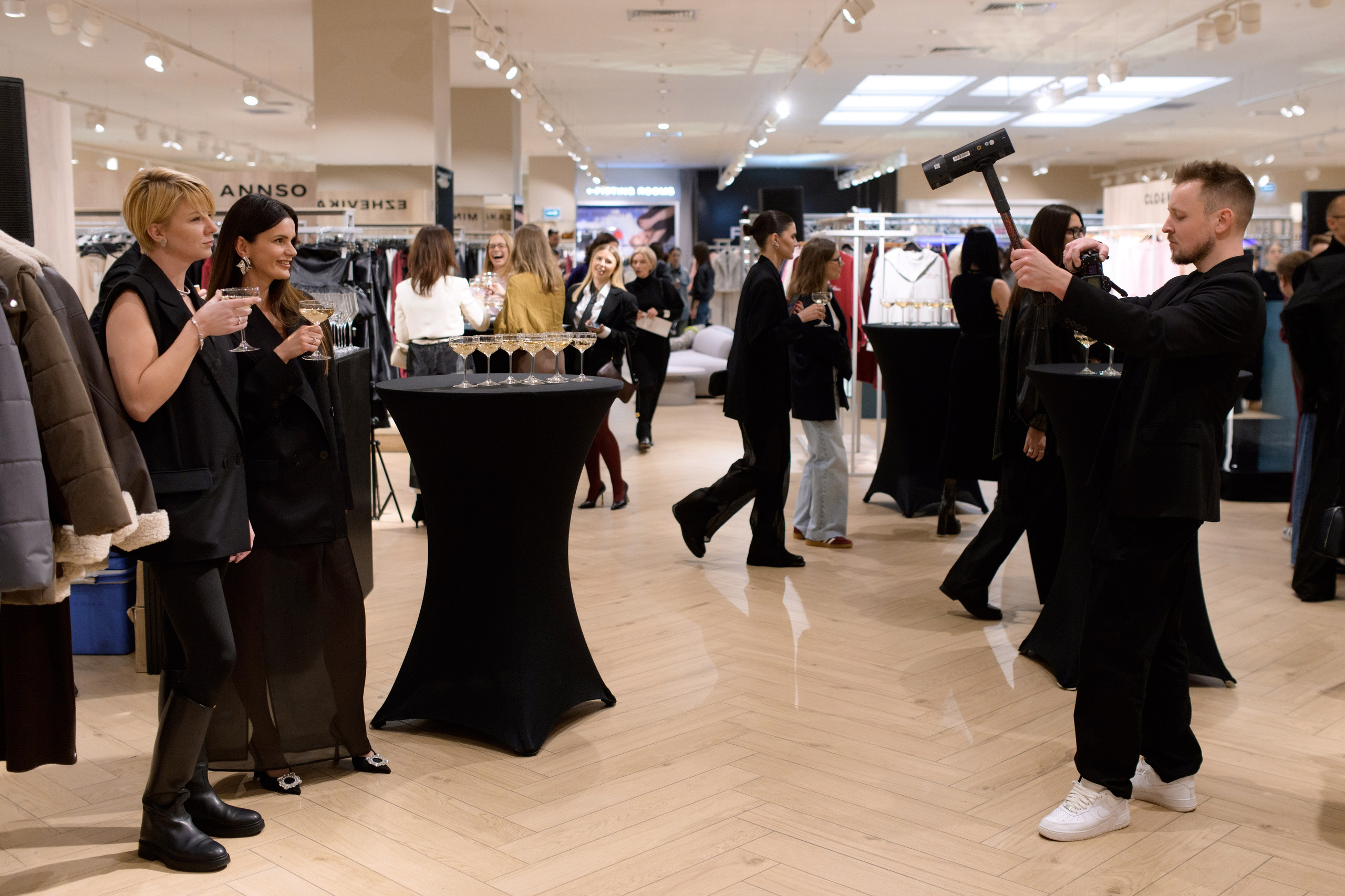 FАБРИКА grand opening. Свадебный фотограф в Минске