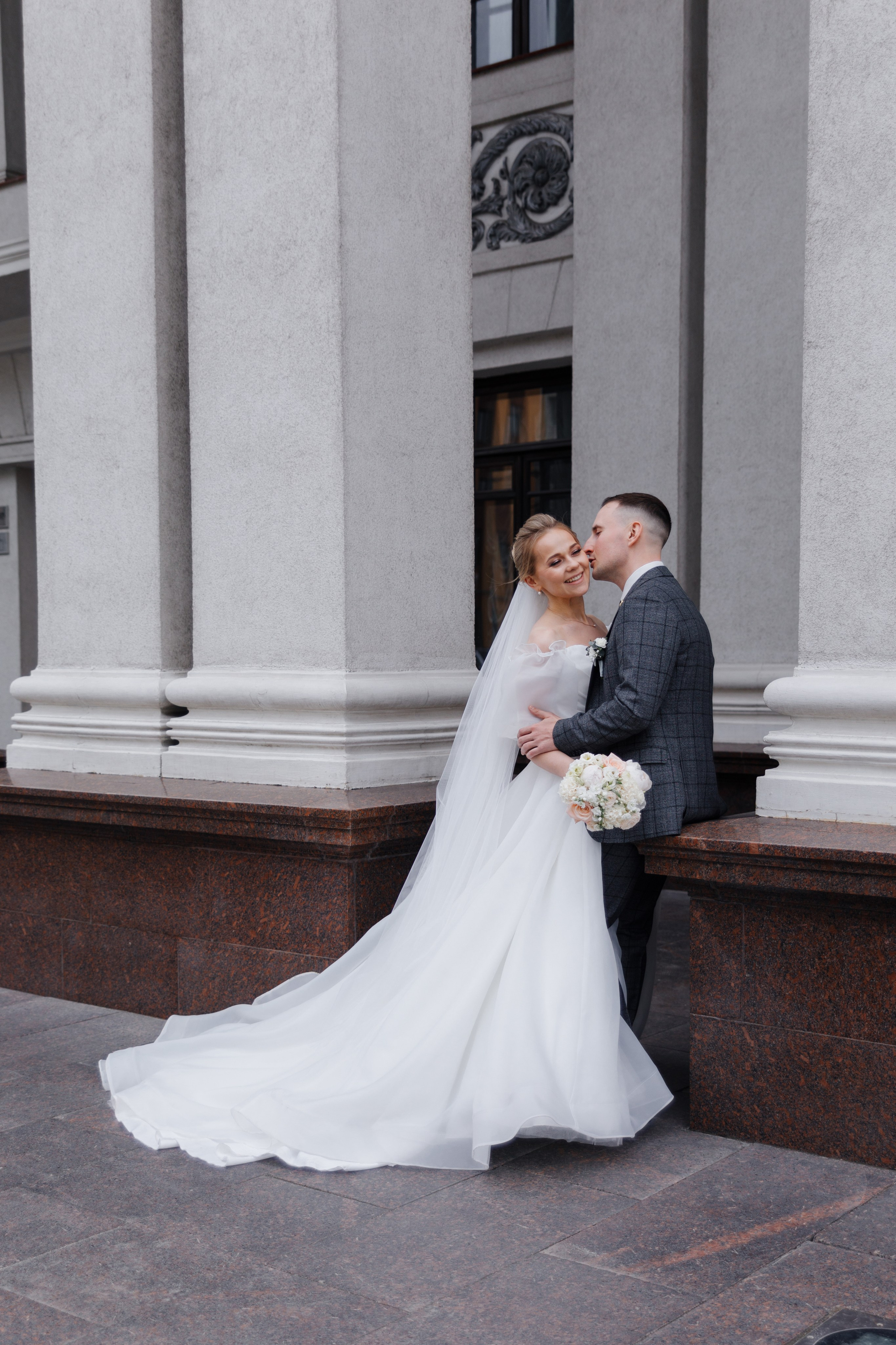 Апрельская история. Главная