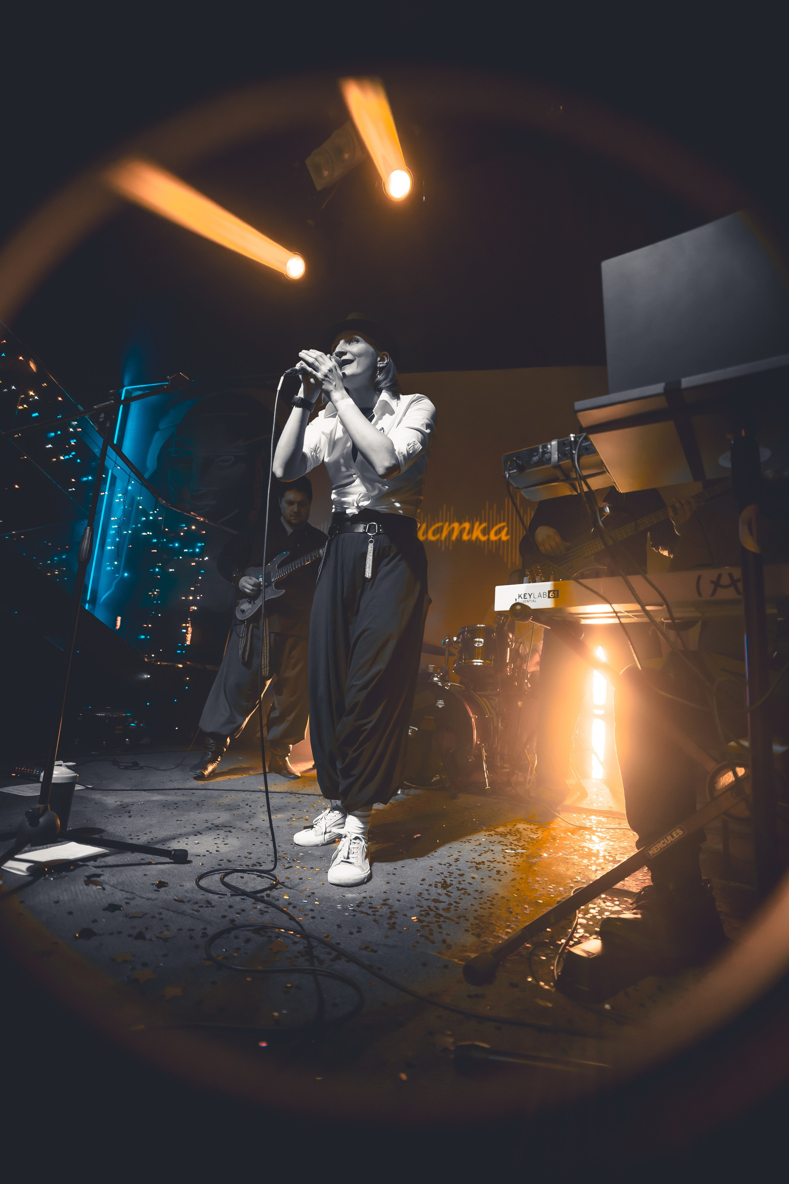 Радистка Кэт. Рок-ёлка, клуб-галерея Эрмитаж. 21.12.2024. Фотограф Регина Крикунова г. Красноярск