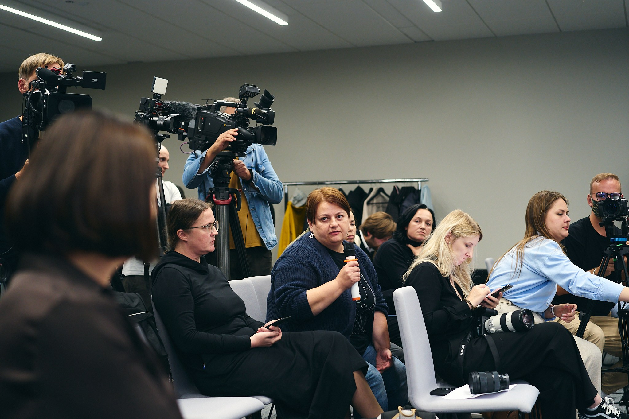 Press conference with Sviatlana Tsikhanouskaya and released political prisoners. Photographer in Vilnius