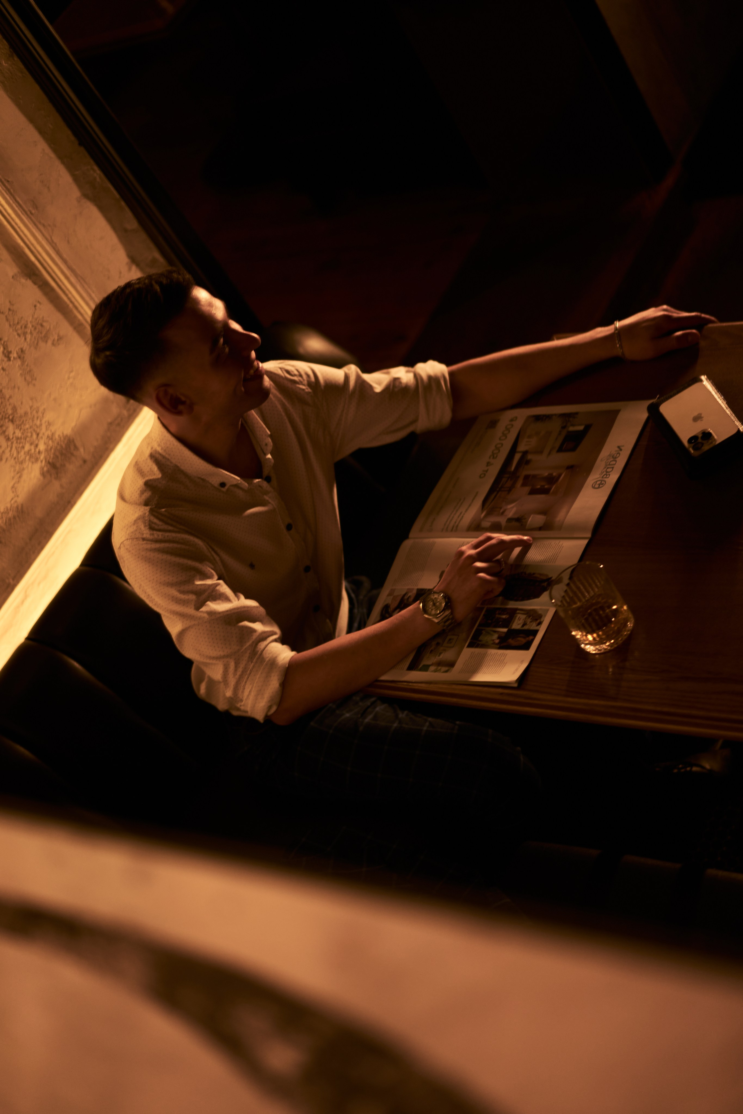 Мужская фотосессия ресторан. Фотограф Екатеринбург Кокшарова Александра