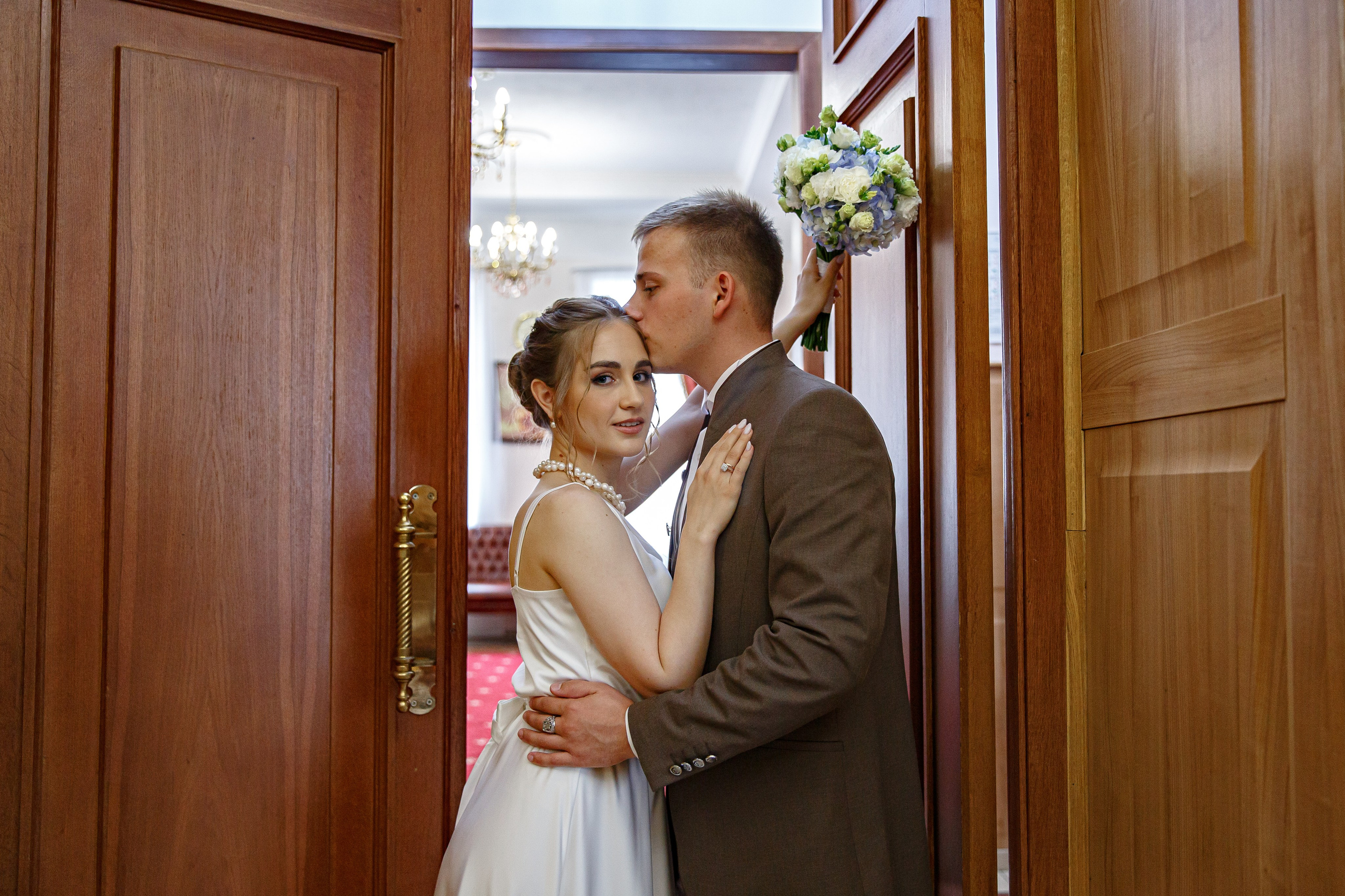 Свадебная фотосессия в городе и в фотостудии. Свадебный фотограф Москва и МО Сергей Киржаев