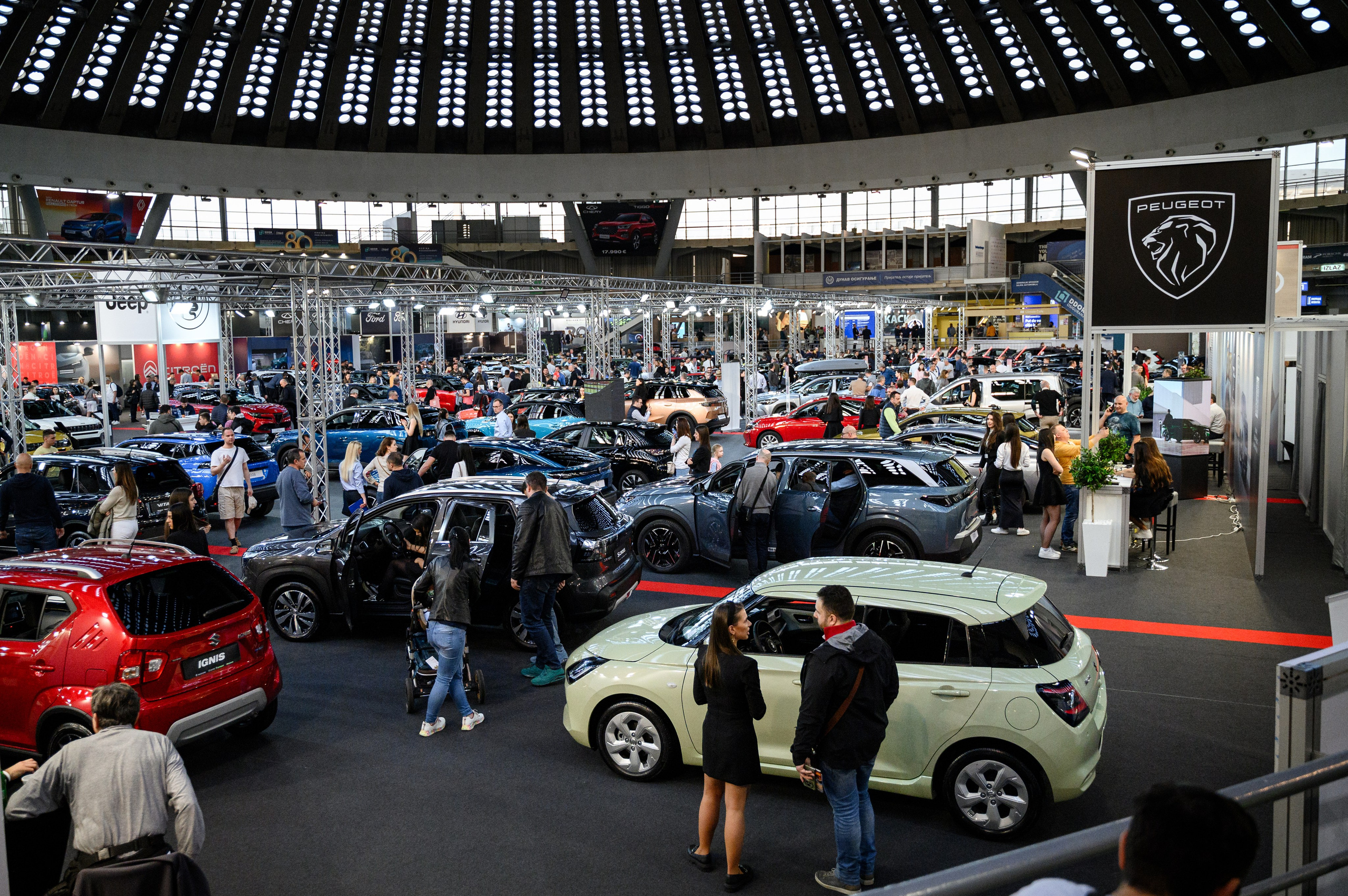 56-й Международный автосалон в Белграде. Елена Чеснокова спортивный фотограф во Владимире и Белграде