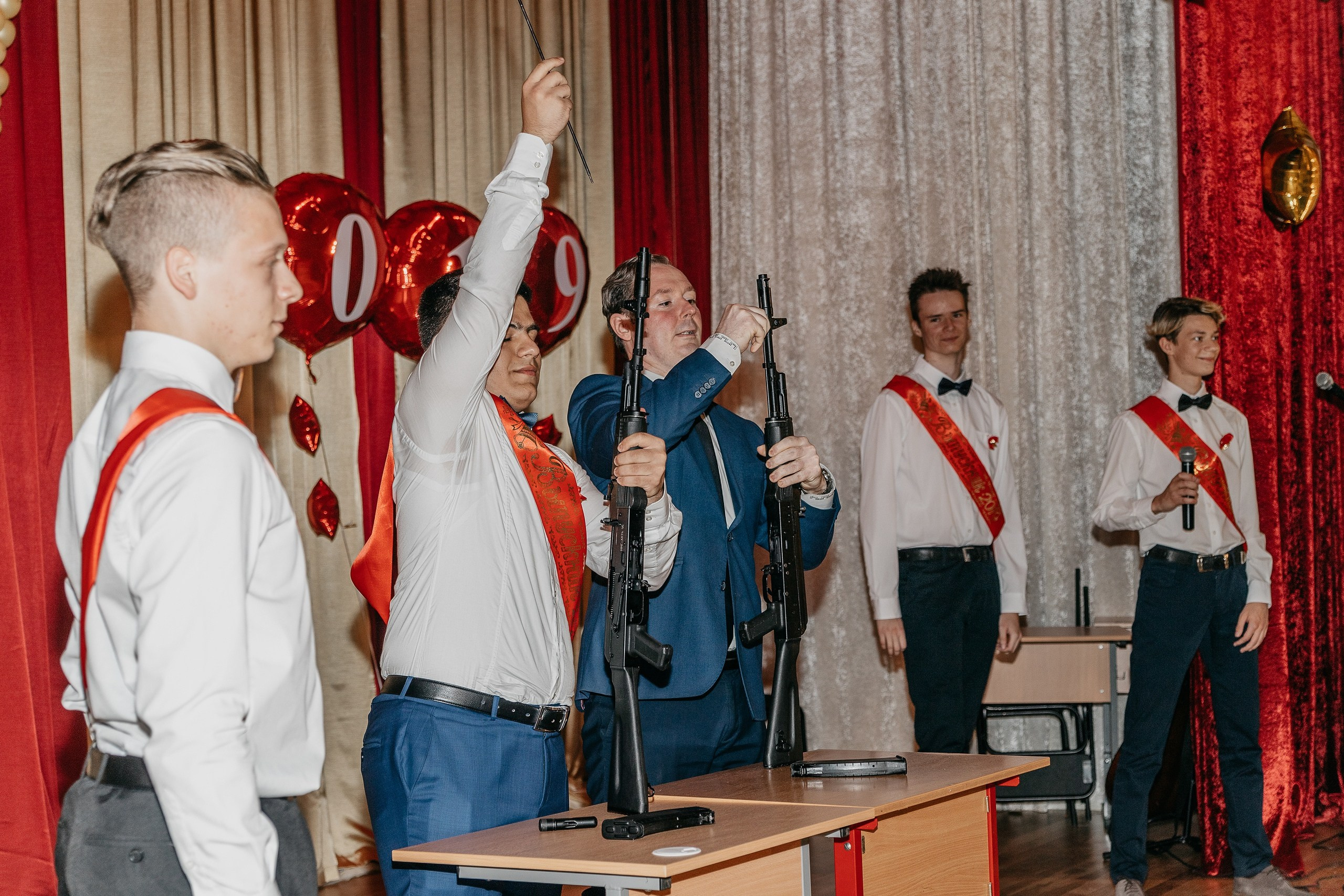 Последний звонок, Бутово 2019. Фотограф-дизайнер, семейный фотограф, фуд-фотограф в Москве и Московской области Лаврова Анна