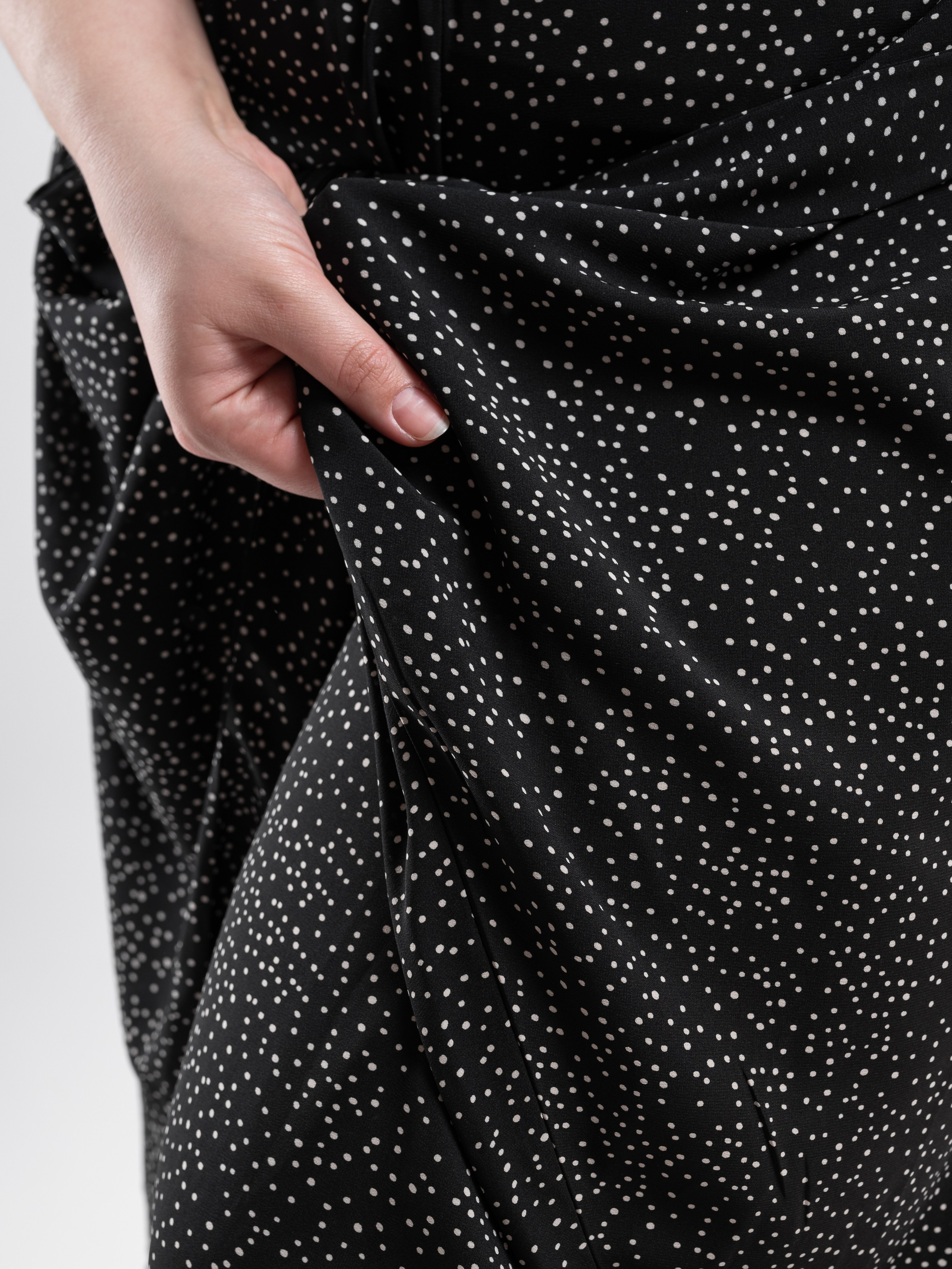 Брюки трансформеры. Предметный фотограф, фото для маркетплейсов Пятигорск, КМВ