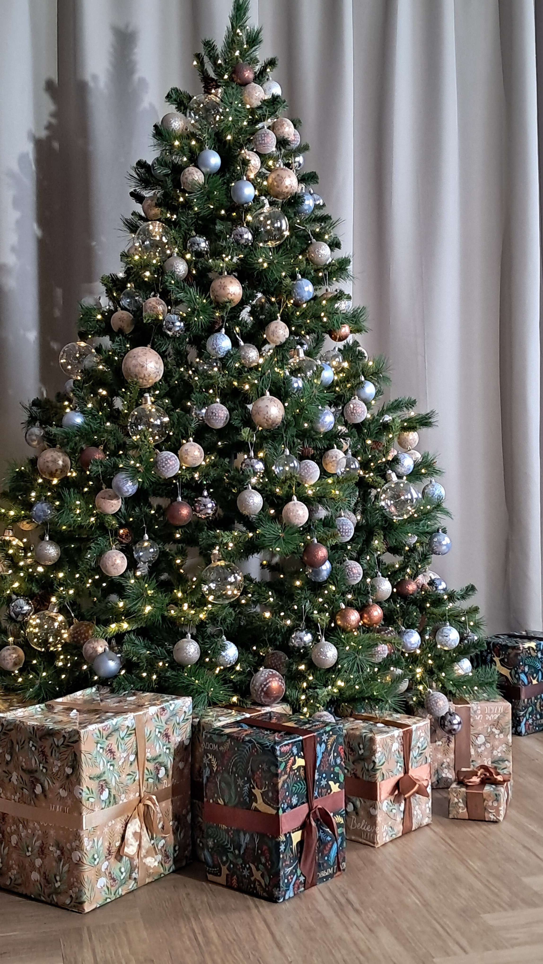 «Зал сменных декораций». Выпускные альбомы Нефтекамск