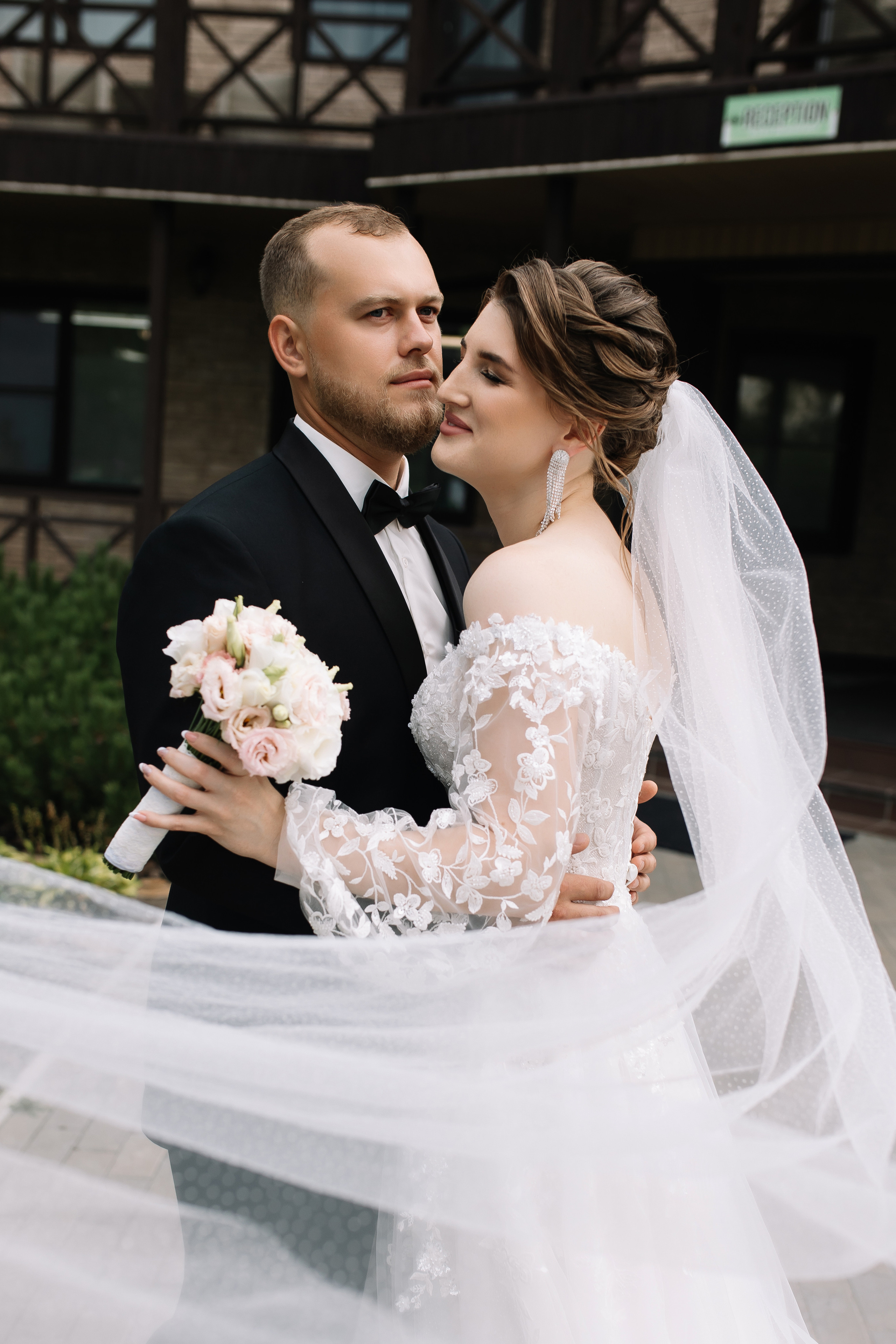 Данил и Елена. Свадебный фотограф и видеограф в Омске — Виталий и Алёна Орлянд