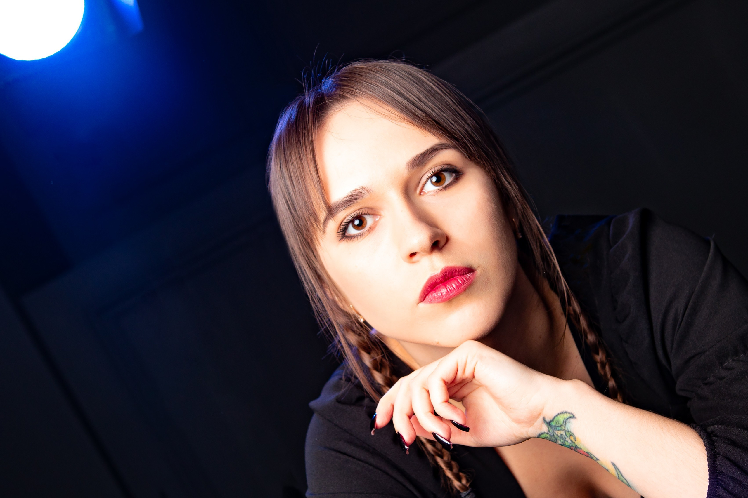 Фотосессия wednesday в студии Photohub зал Карбон