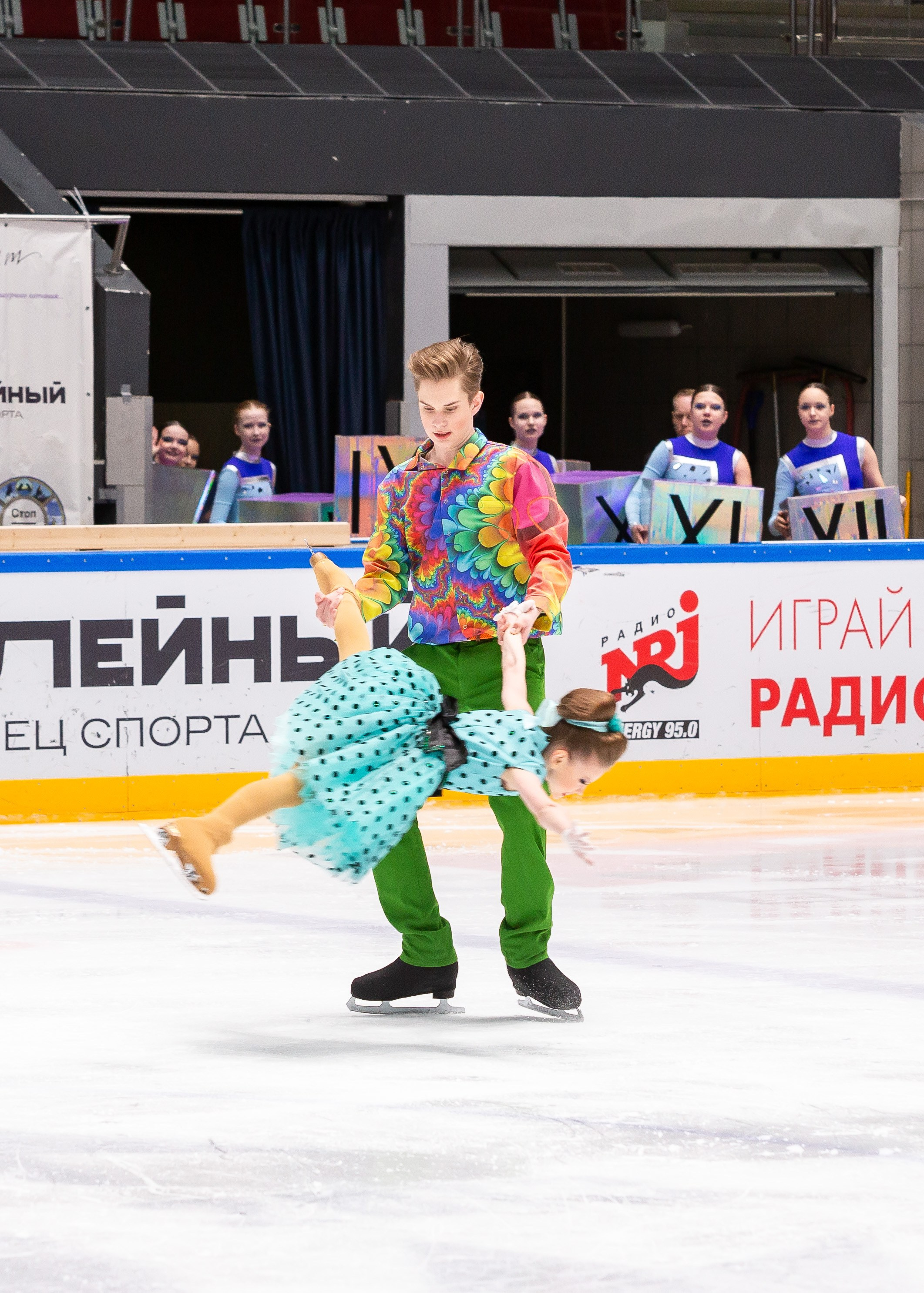 VII Ежегодный фестиваль массовых танцев на льду и фигурного катания «Петровский лёд» Санкт-Петербург 2024. Репортажный фотограф в Москве