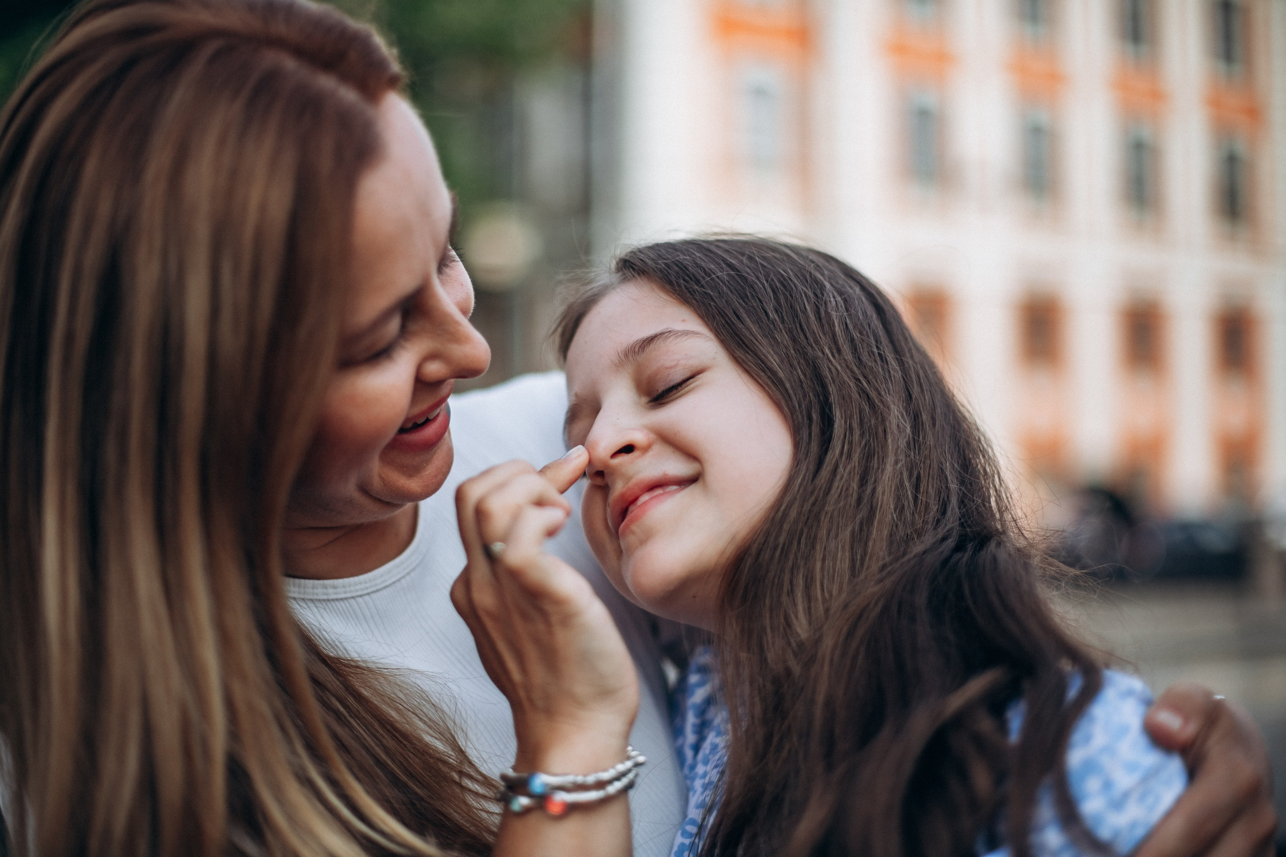 Дарья с семьей в июне. Фотопрогулка в Петербурге. Индивидуальный и семейный фотограф в Санкт-Петербурге