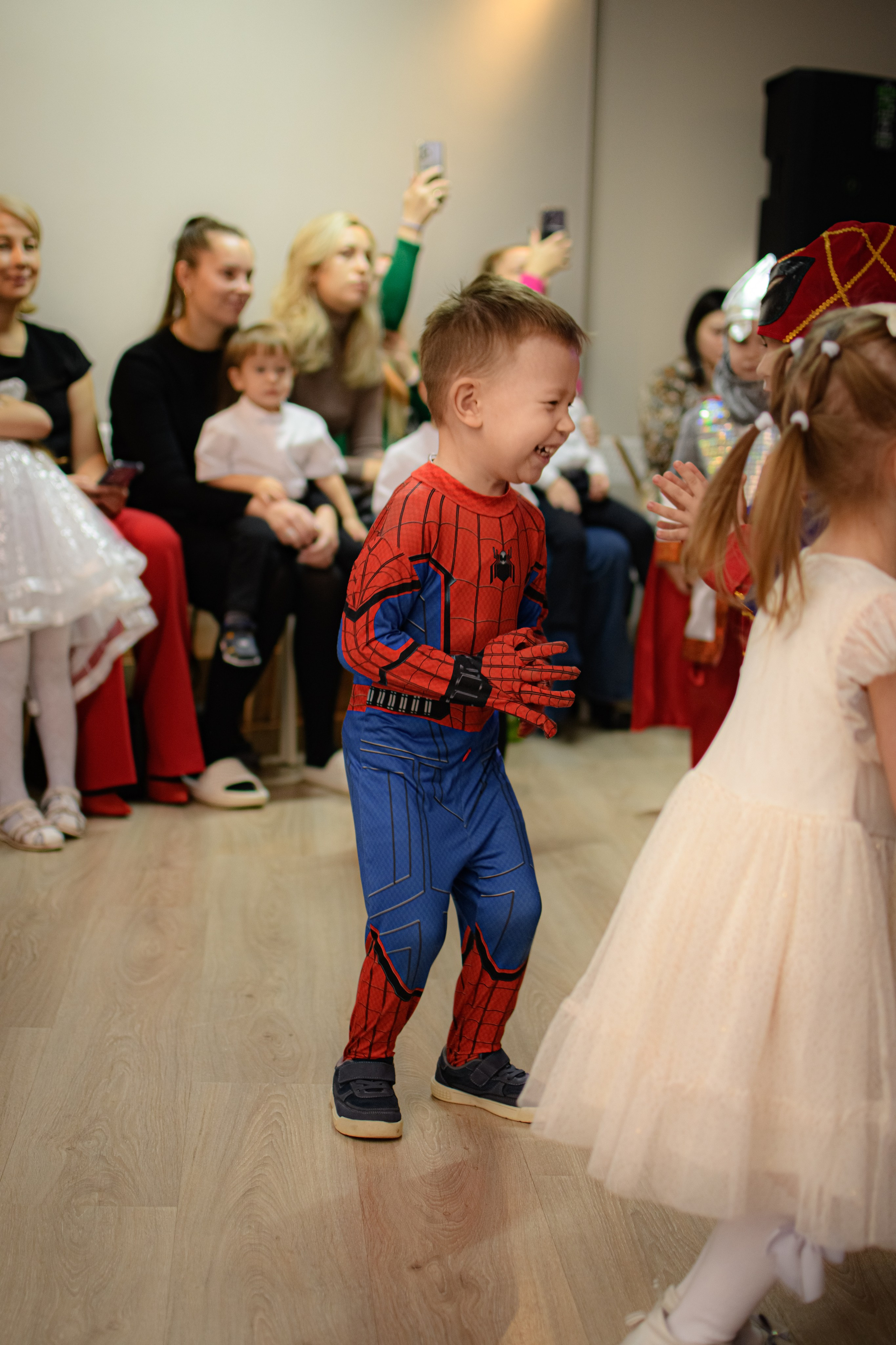 HAPPY NEW YEAR. Photokarish