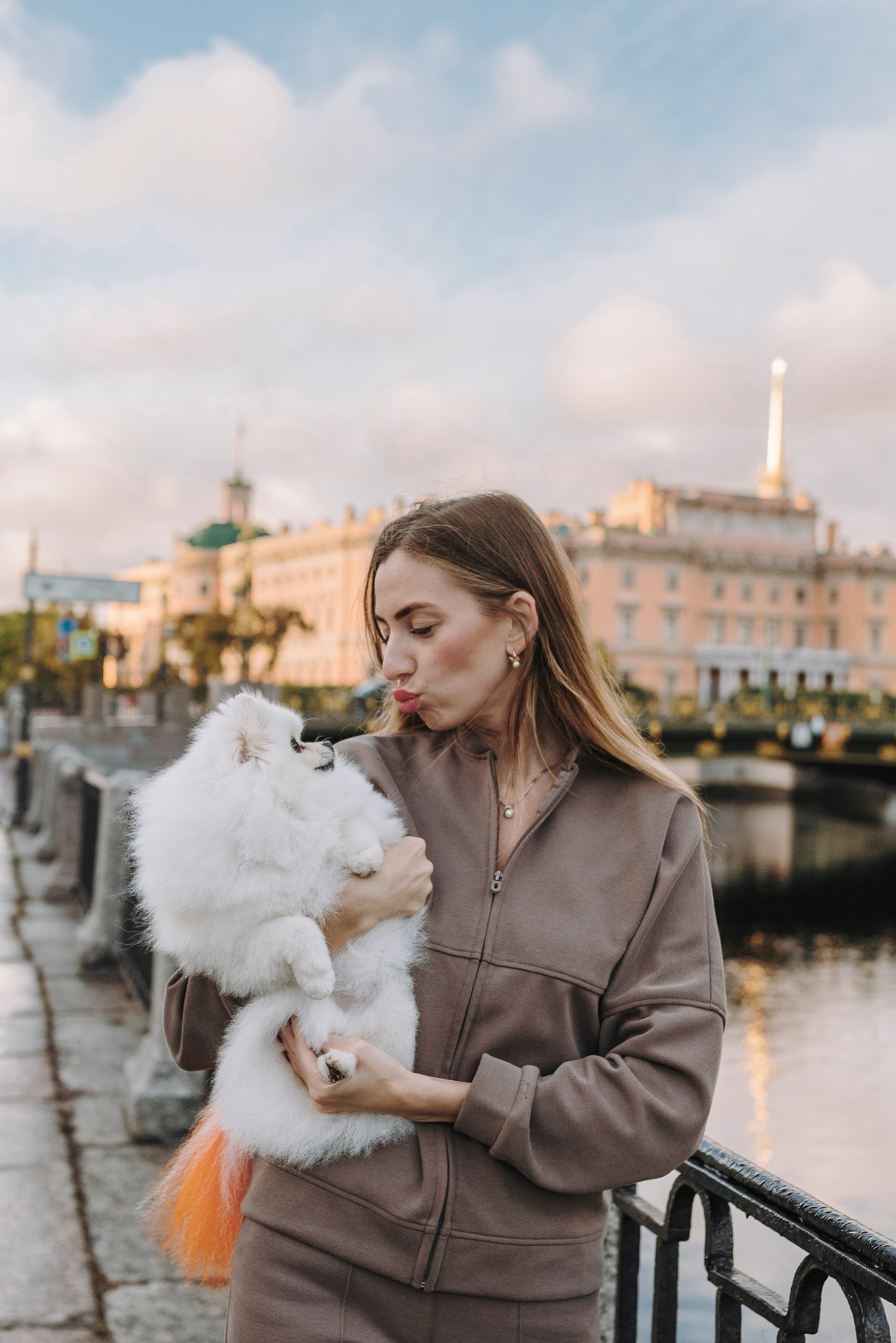 Фотосессия с померанским шпицем. Фотограф анималист в Спб недорого Олеся Майорова