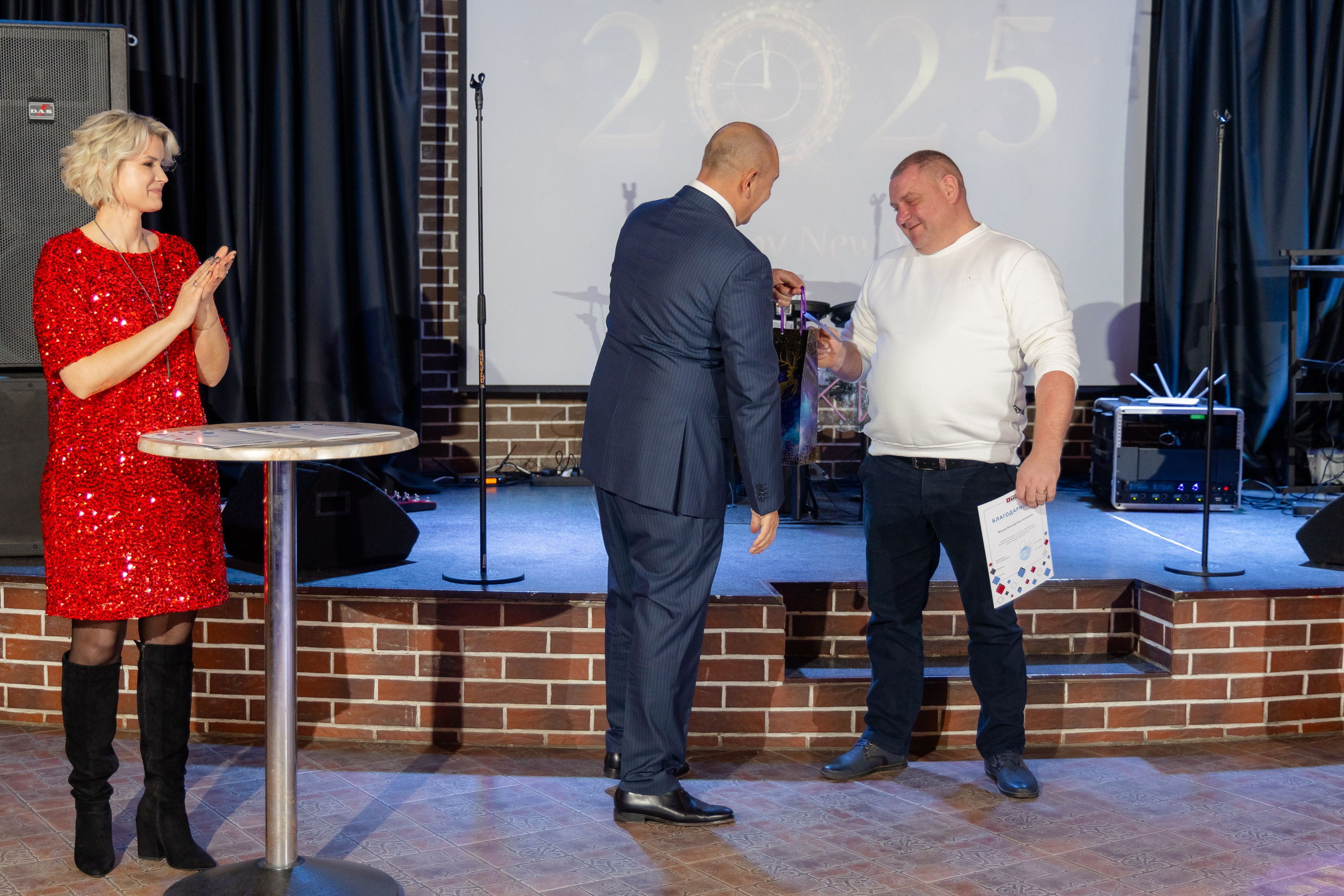 Корпоративная новогодняя съемка для логистической компании ИТА. Свадебный фотограф в Минске/Беларуси Сергей Спиридонов