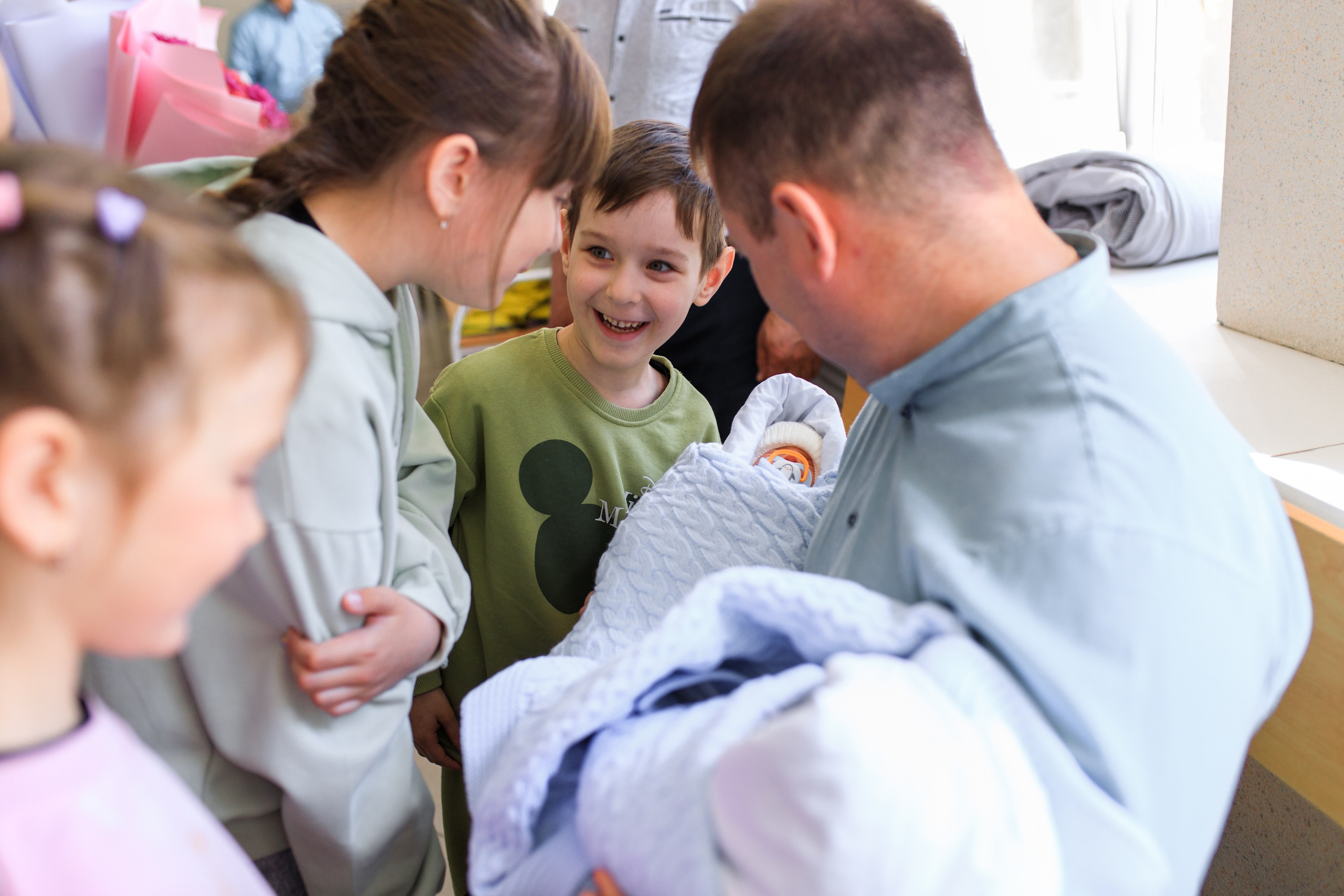 Съемка выписки из роддома. Фотограф в Уфе Ирина Идрисова