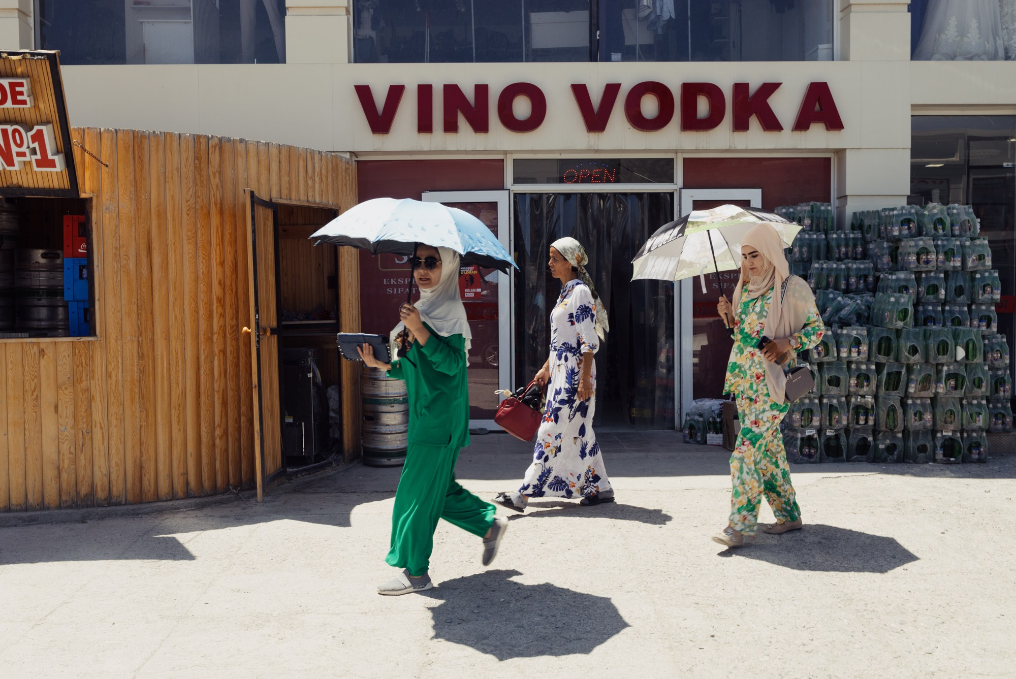 Uzbekistan daily. Commerce & art photographer