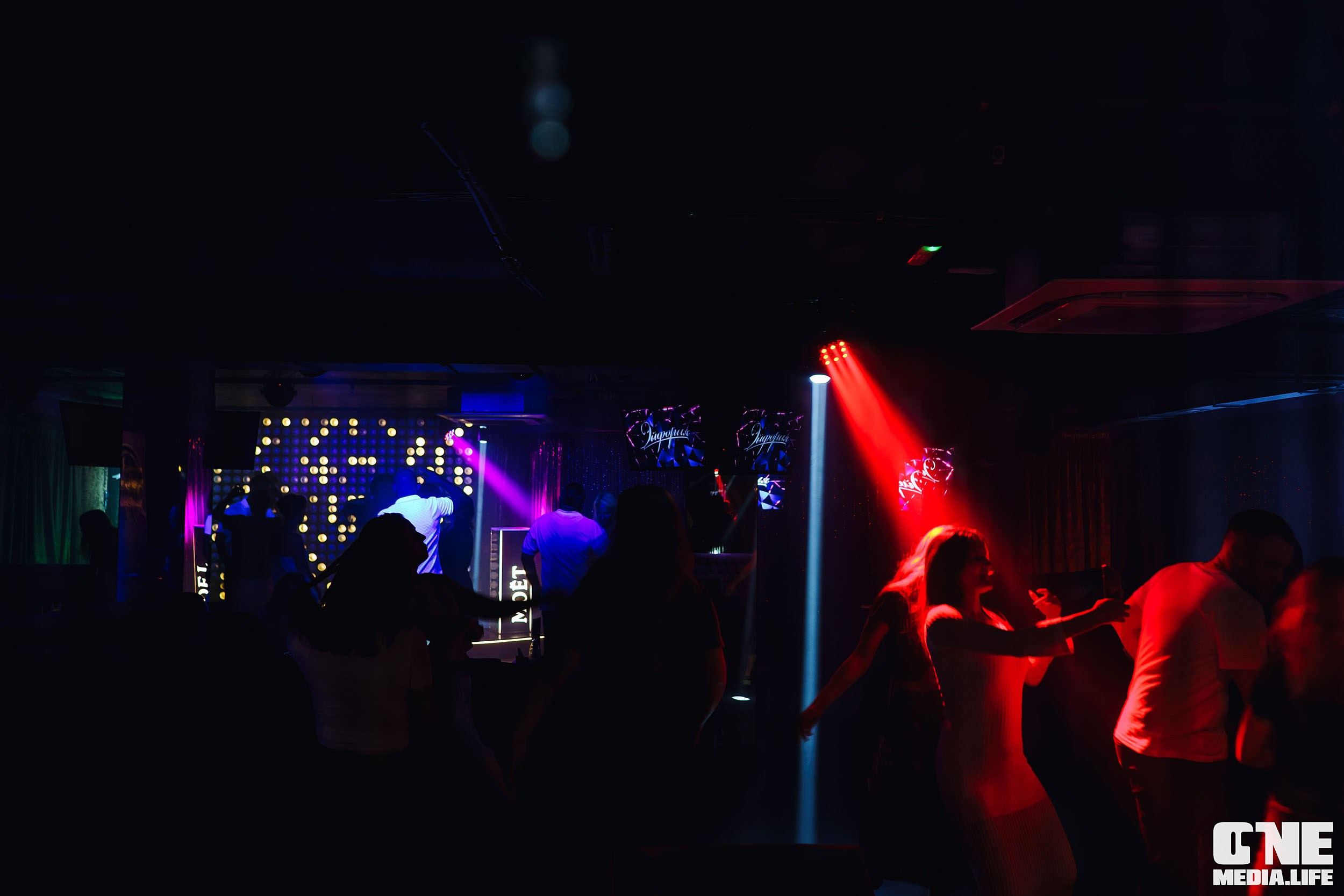 Фоторепортаж из караоке-клуба Эйфория. One Media Life: фоторепортажи, фотоотчеты с мероприятий и заведений