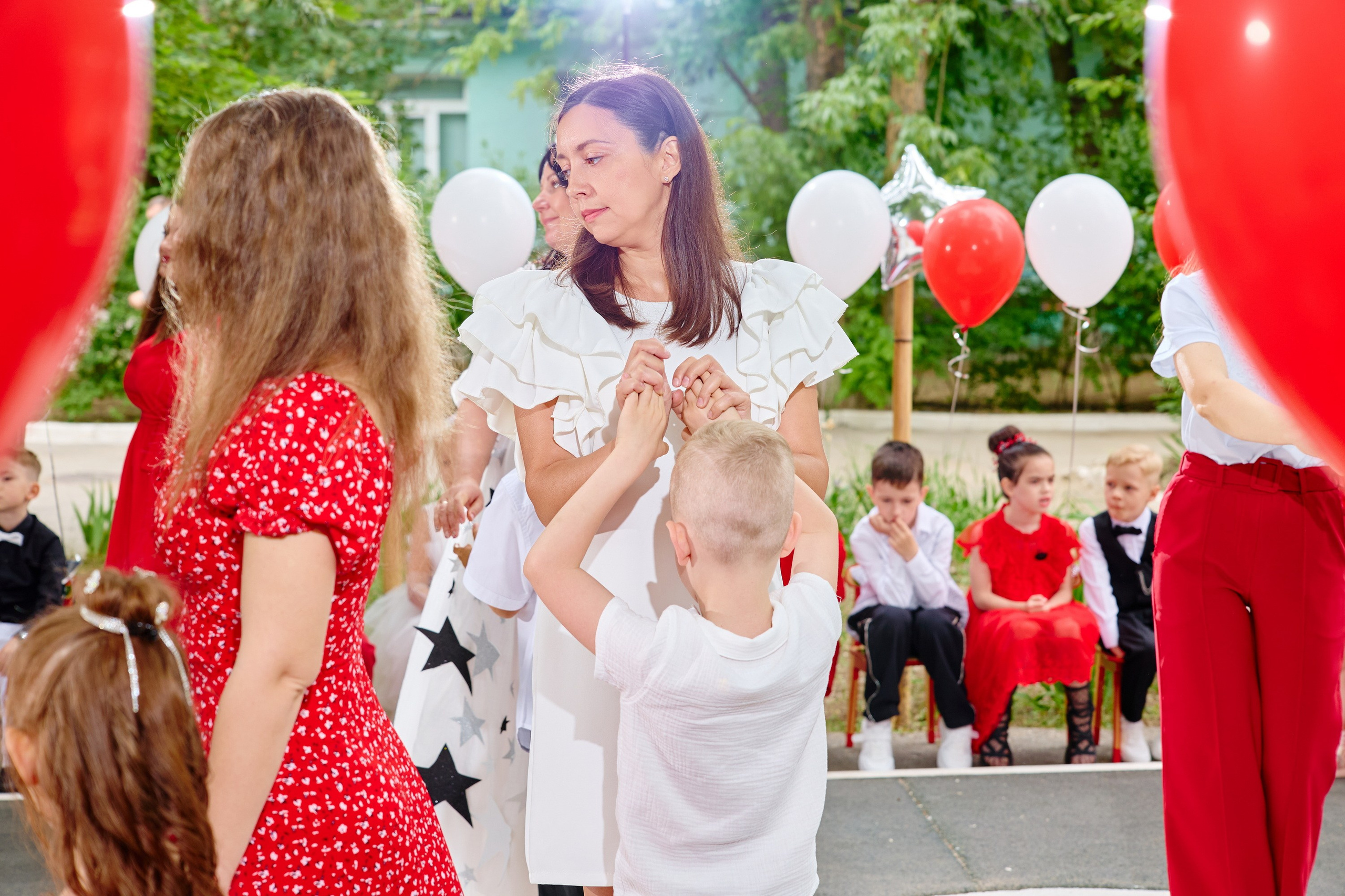 Выпускной 45 сад. Фотограф Выпускные альбомы Таганрог Сергей Коробченко