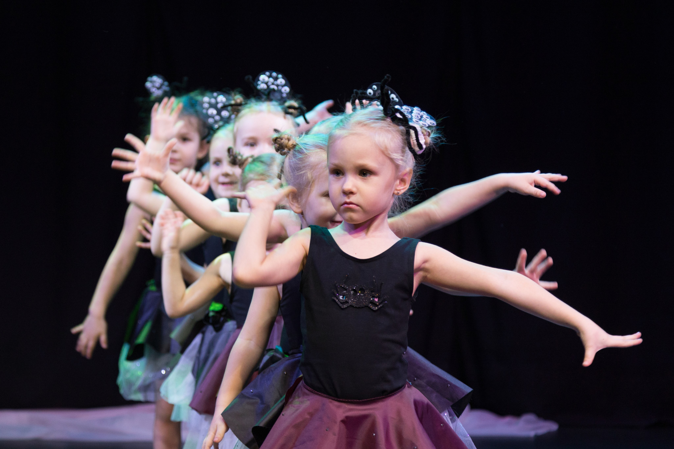 Отчетный танцевальный концерт детей 2-7 лет. Детский и контент фотограф Надя Волкова Санкт-Петербург