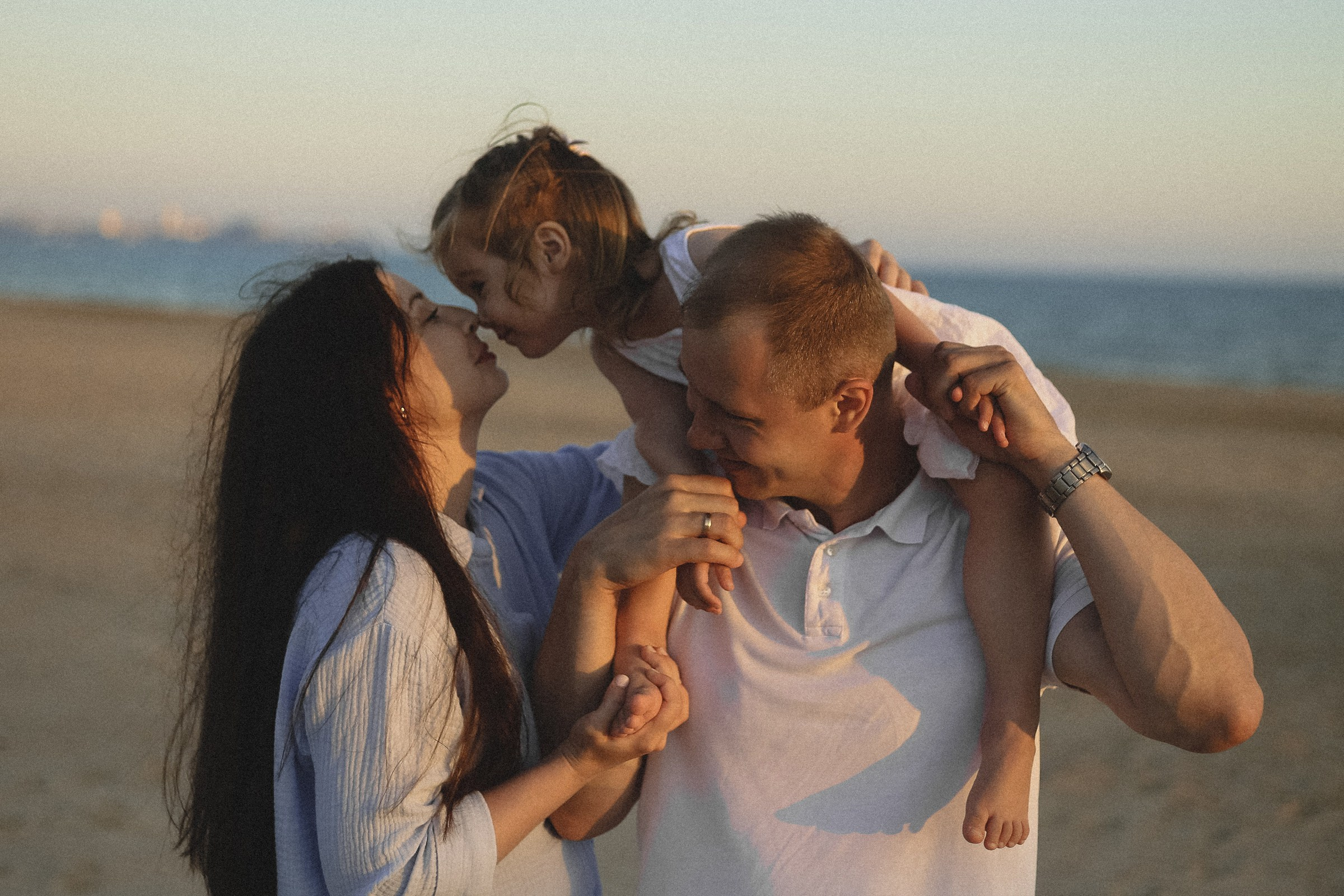 Семейная фотосессия на пляже. Семейный, love story, свадебный фотограф Анапа