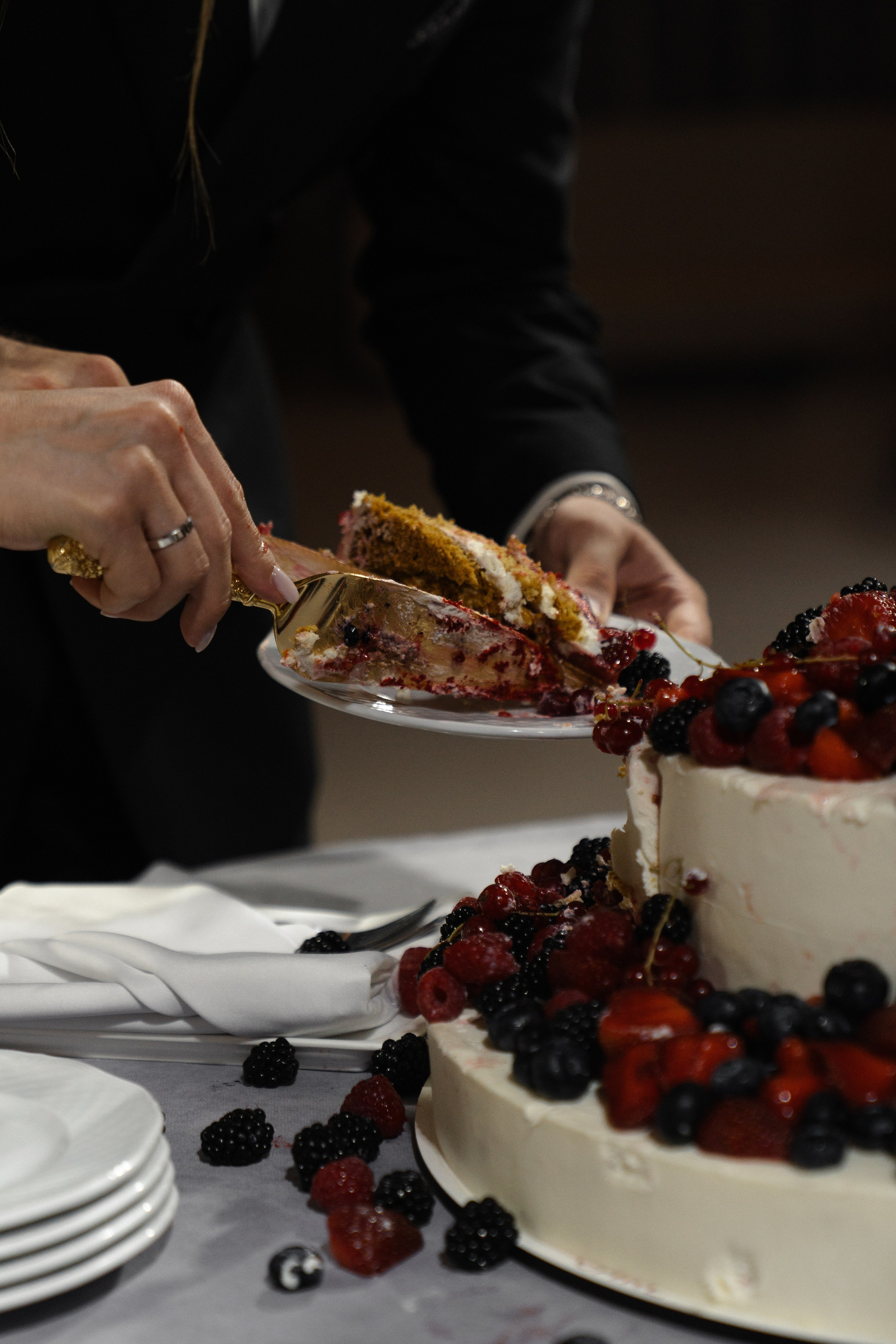 «комфорлабельно и эстетично». Свадебный фотограф Наташа Брифли