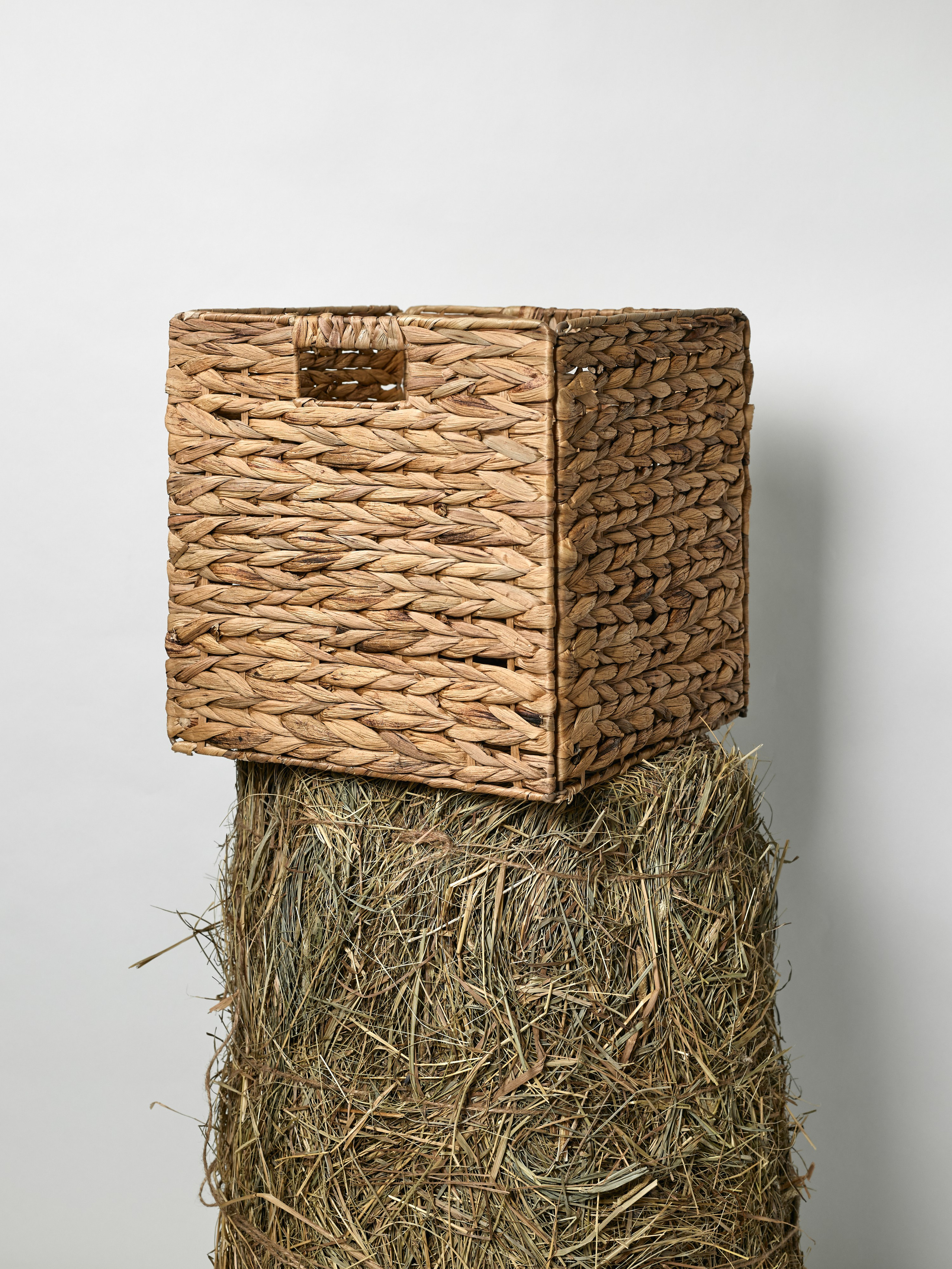 Корзина плетеная. Предметный фотограф Северова Екатерина | Профессиональная предметная съёмка фото и видео в Санкт-Петербурге