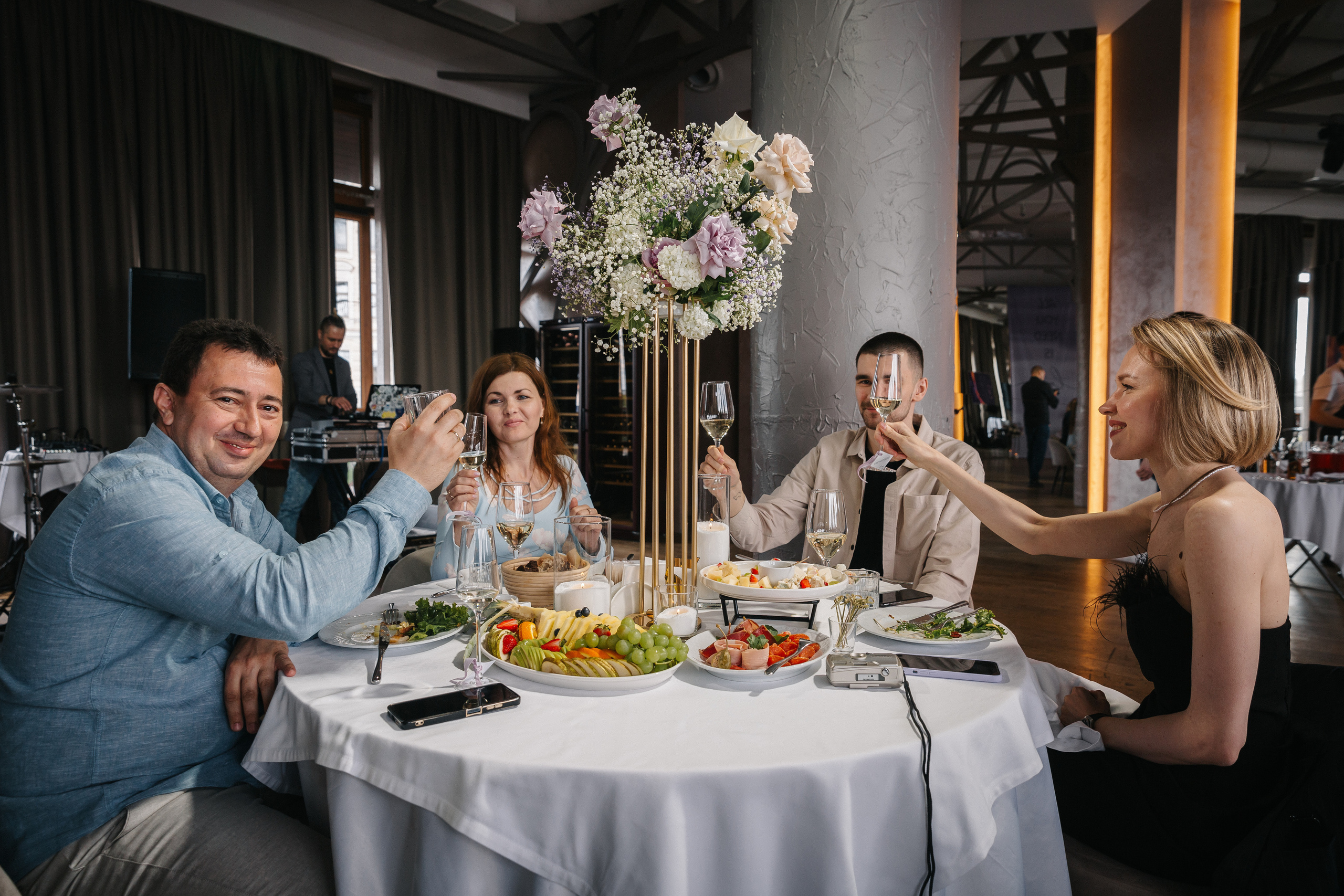 ПРИМОРСКИЙ ЗАГС | Июнь, «Летучий Голландец». Свадебный фотограф в Санкт-Петербурге Полина Корзухина