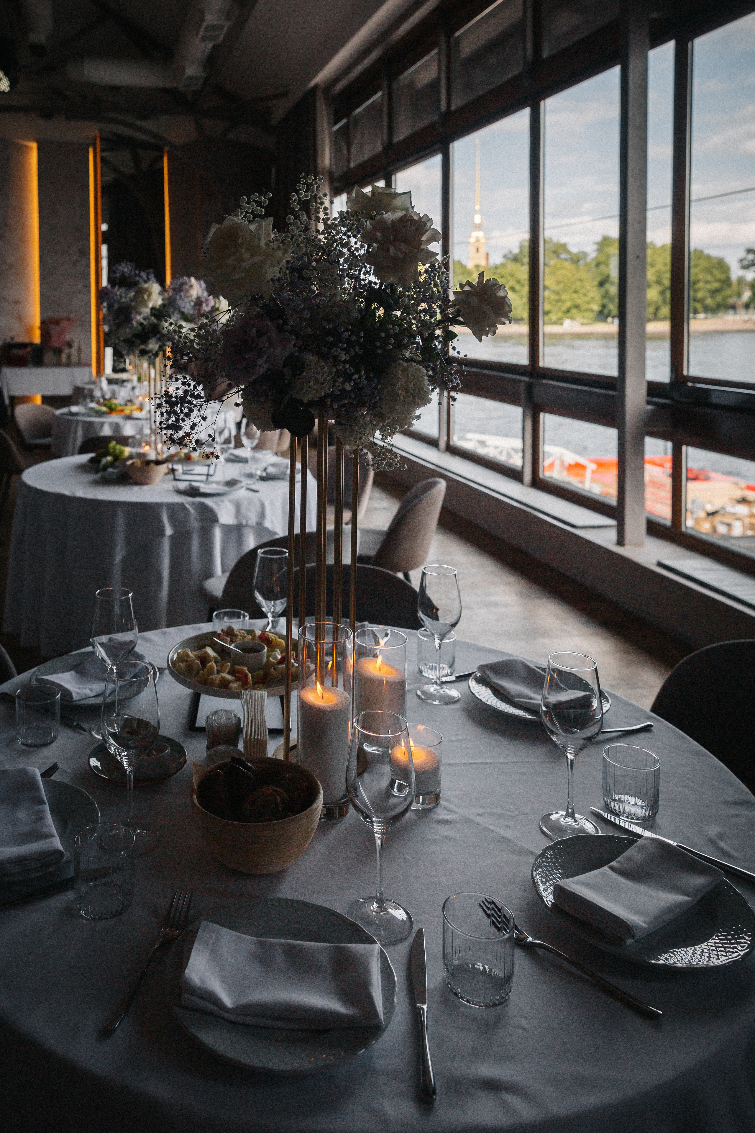 ПРИМОРСКИЙ ЗАГС | Июнь, «Летучий Голландец». Свадебный фотограф в Санкт-Петербурге Полина Корзухина