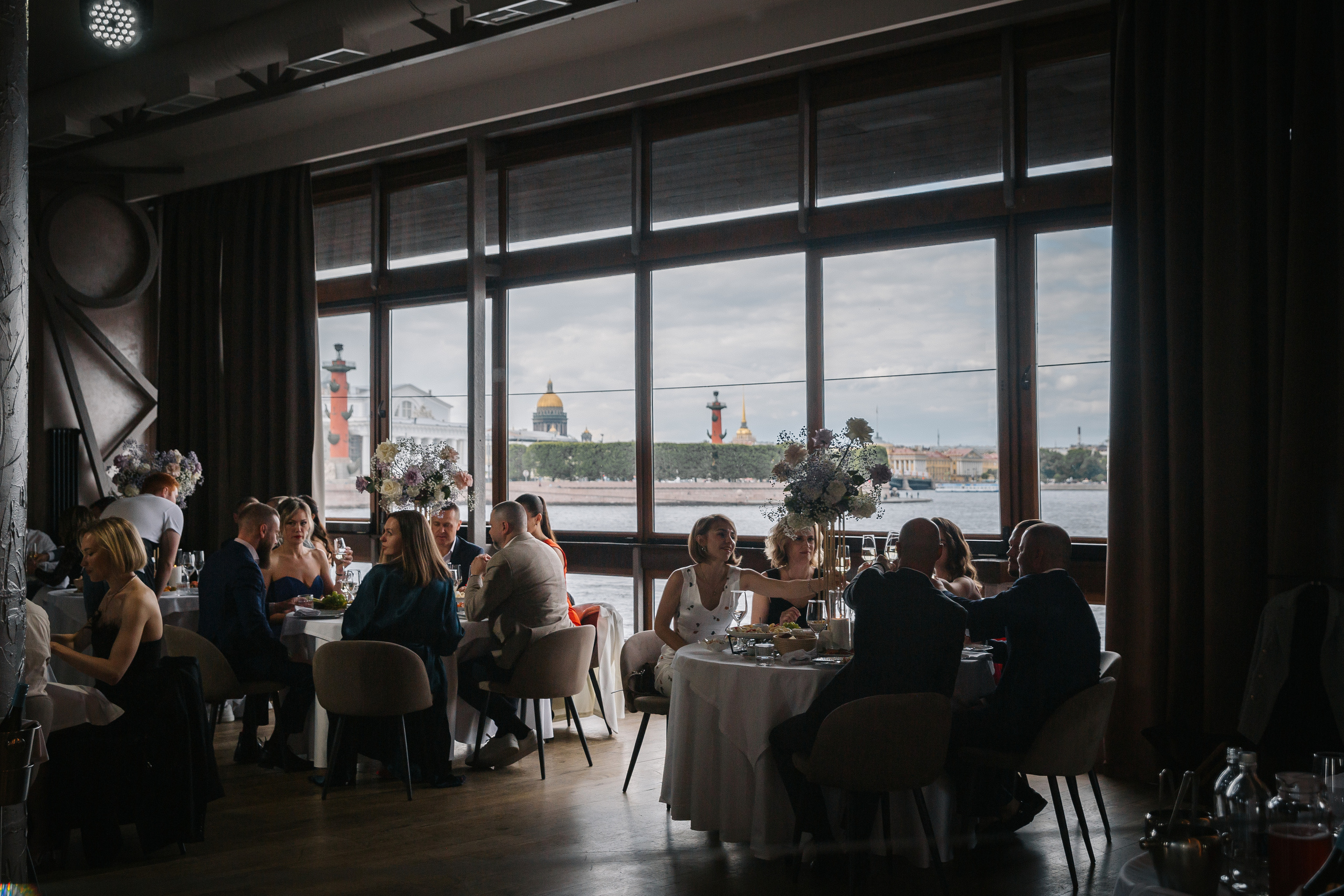 ПРИМОРСКИЙ ЗАГС | Июнь, «Летучий Голландец». Свадебный фотограф в Санкт-Петербурге Полина Корзухина