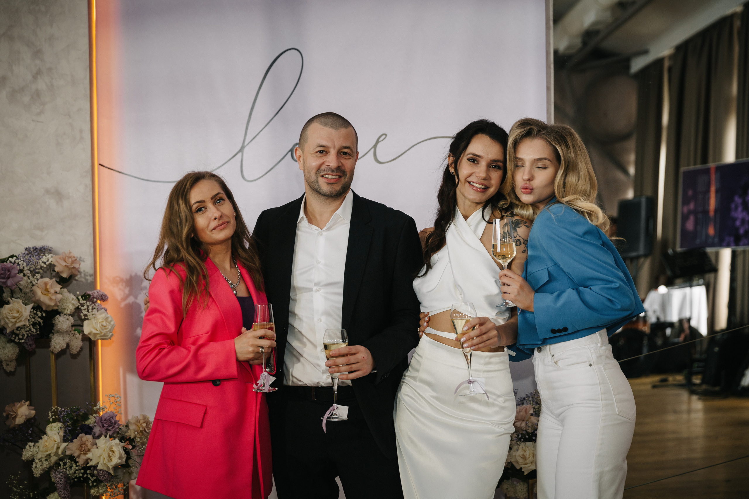 ПРИМОРСКИЙ ЗАГС | Июнь, «Летучий Голландец». Свадебный фотограф в Санкт-Петербурге Полина Корзухина