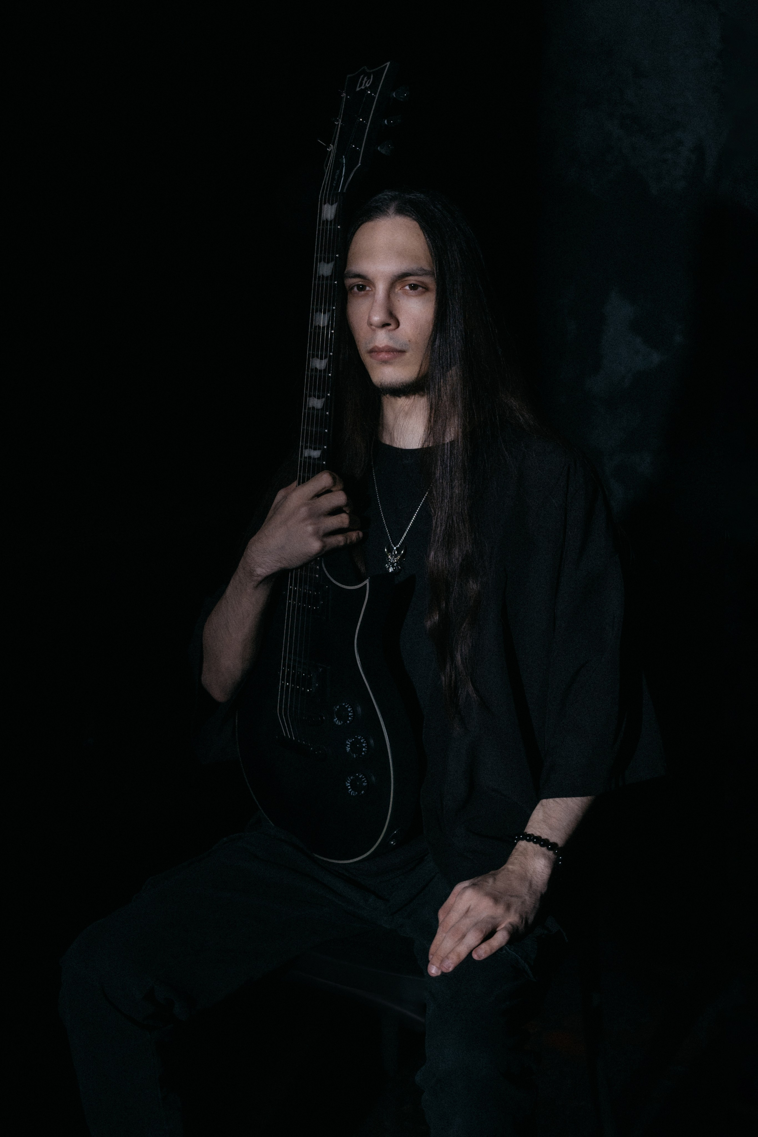 Ренат. Фото для карточки музыканта. Фотограф Регина Крикунова г. Красноярск