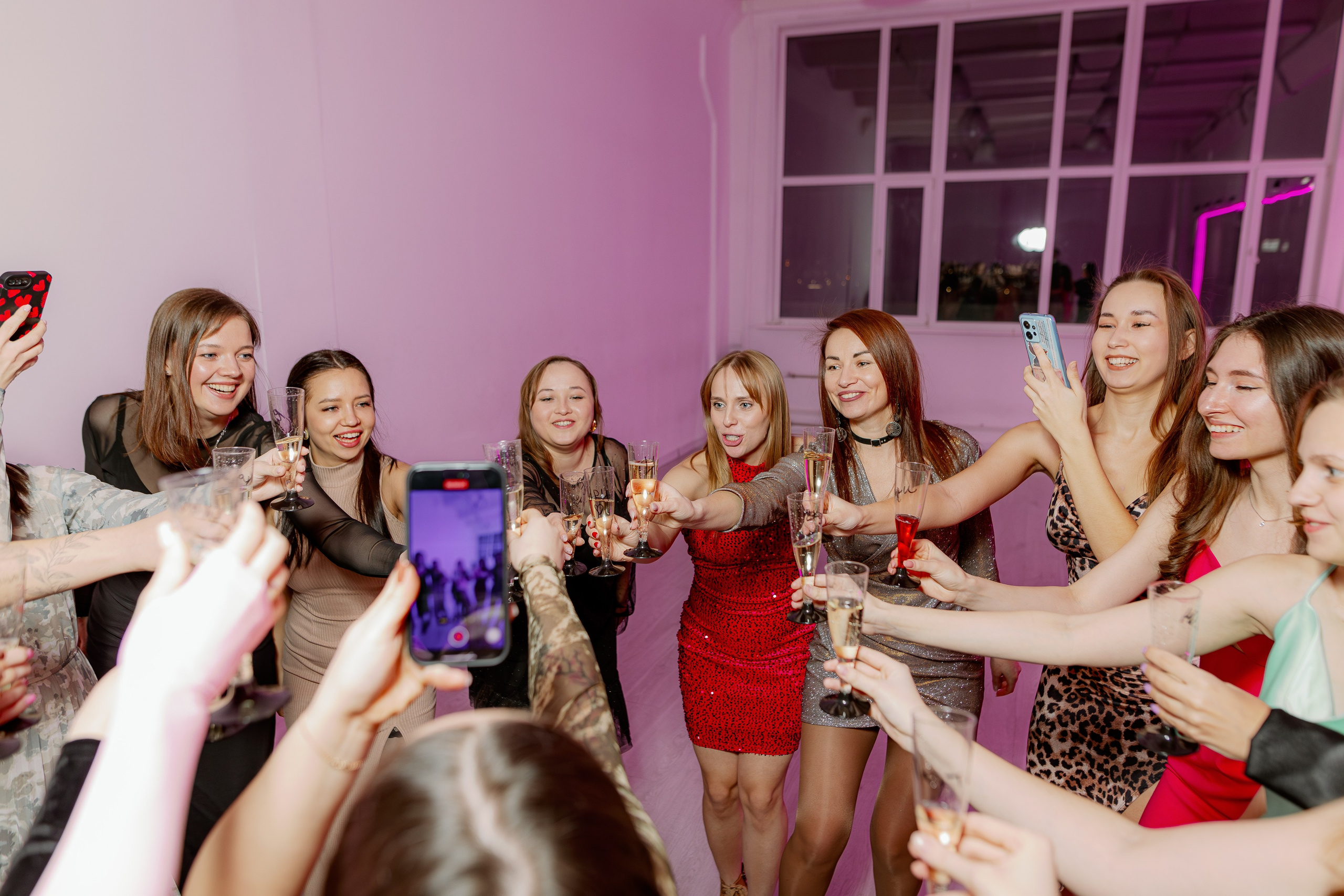 «Коктейльная вечеринка». Свадебный и репортажный фотограф Киров | Вадим Карпук