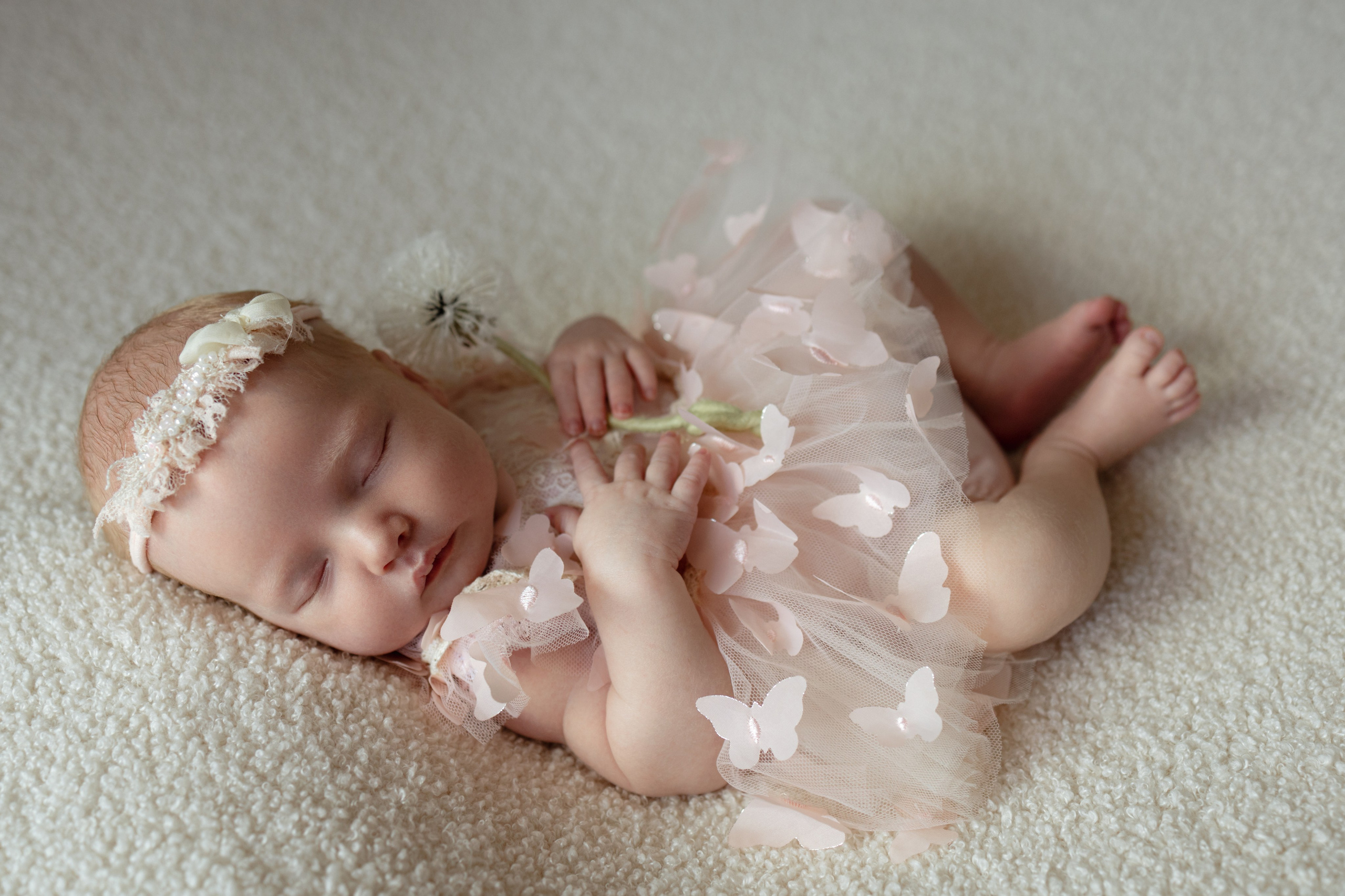 платье для newborn-фотосессии девочки, минималистичный стиль