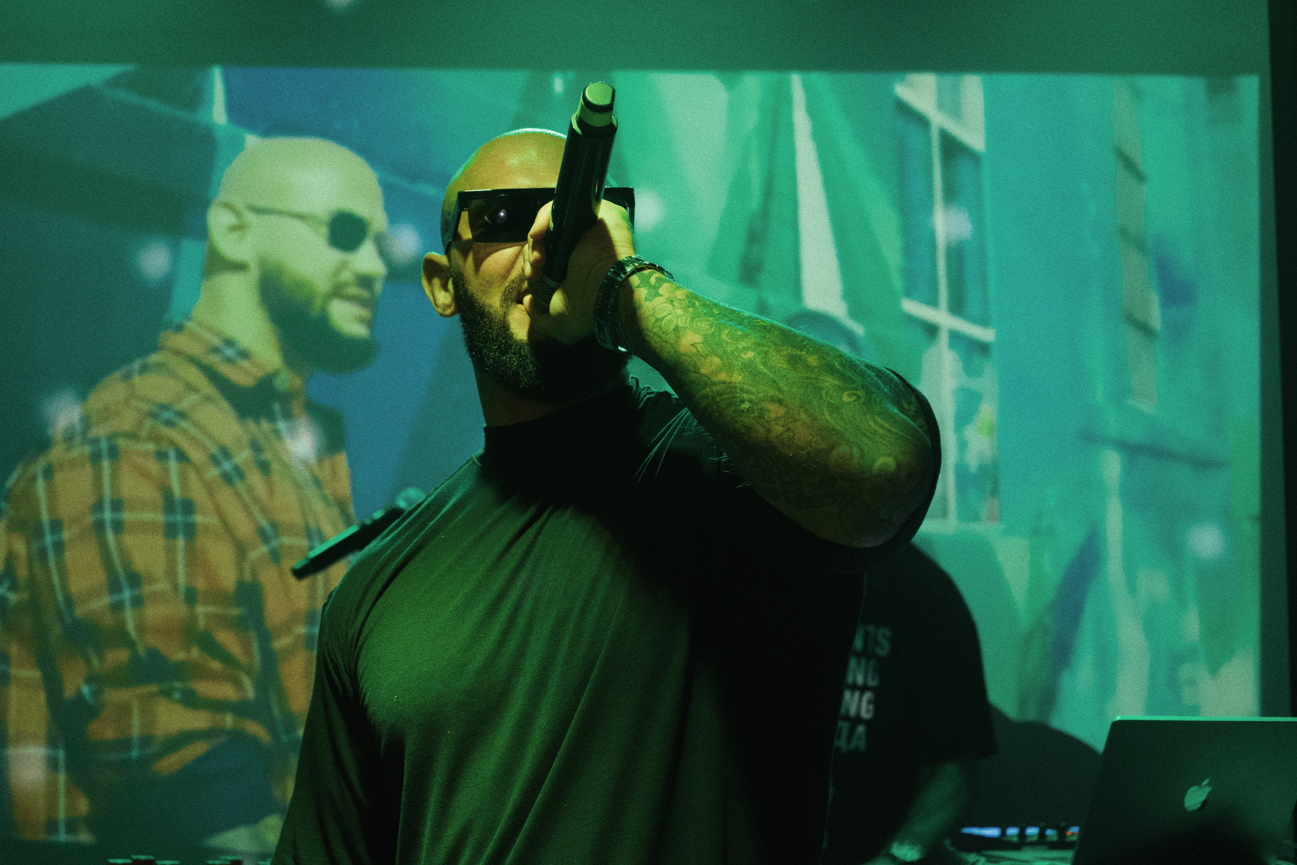 DZHIGAN. NOIZOMAX Художественный фотограф в Дубай