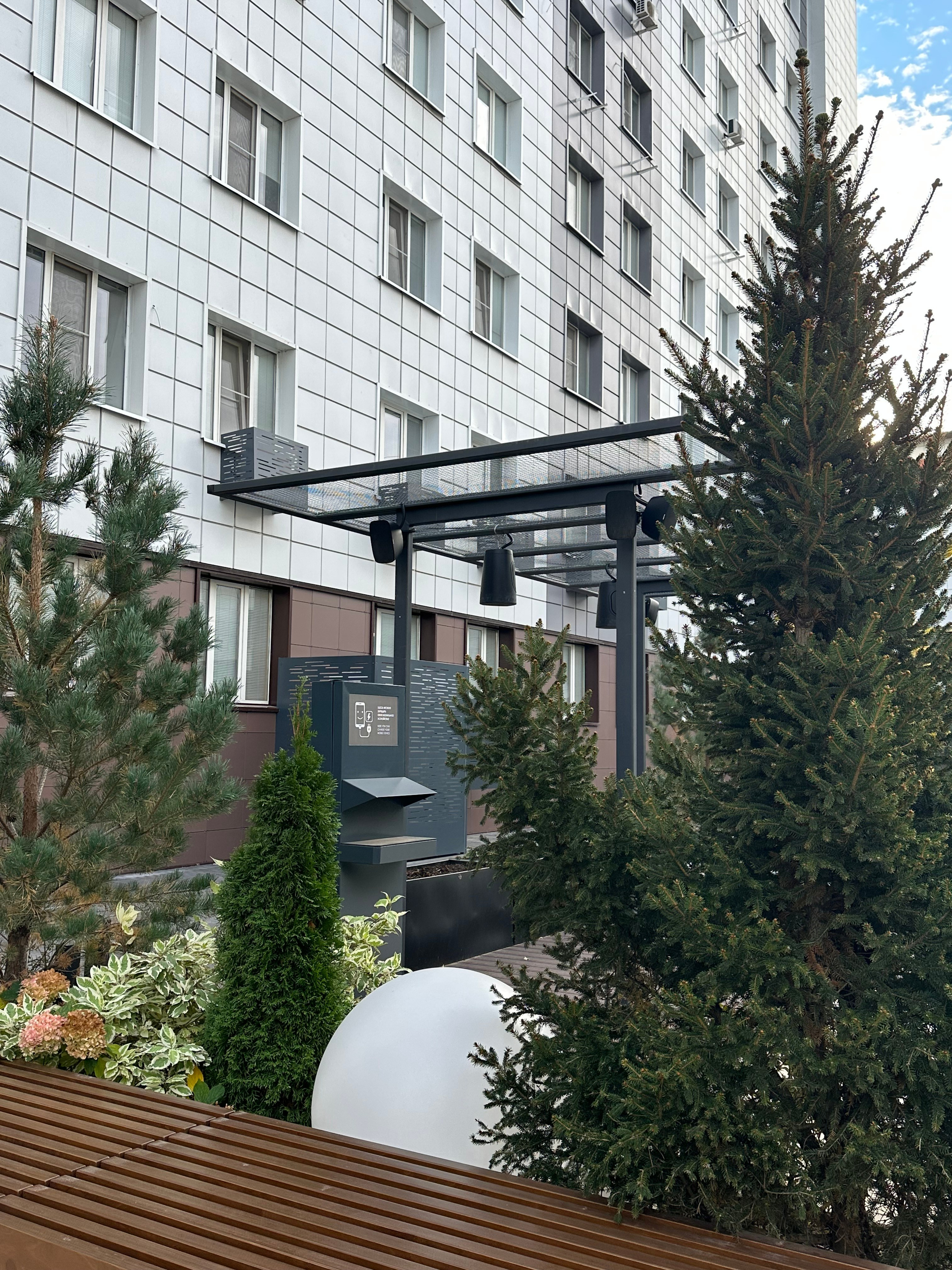 Благоустройство внутреннего дворика ГБУЗ «ВОКОД» г. Волгоград. ООО «Билд Крафт» город Волжский Волгоградской области