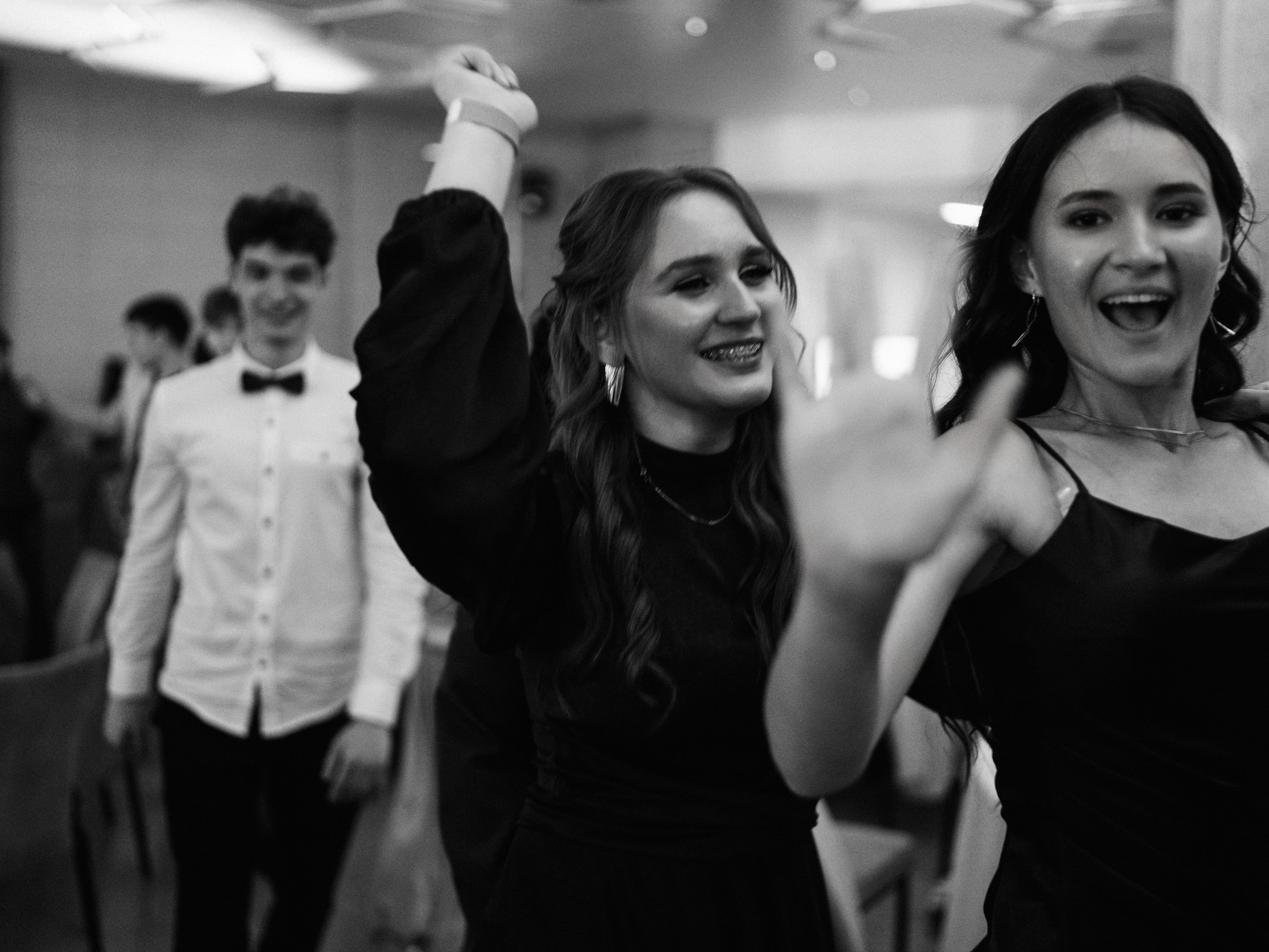 Фотограф на выпускной в Уфе — съёмка в Конгресс-холле для гимназии № 39