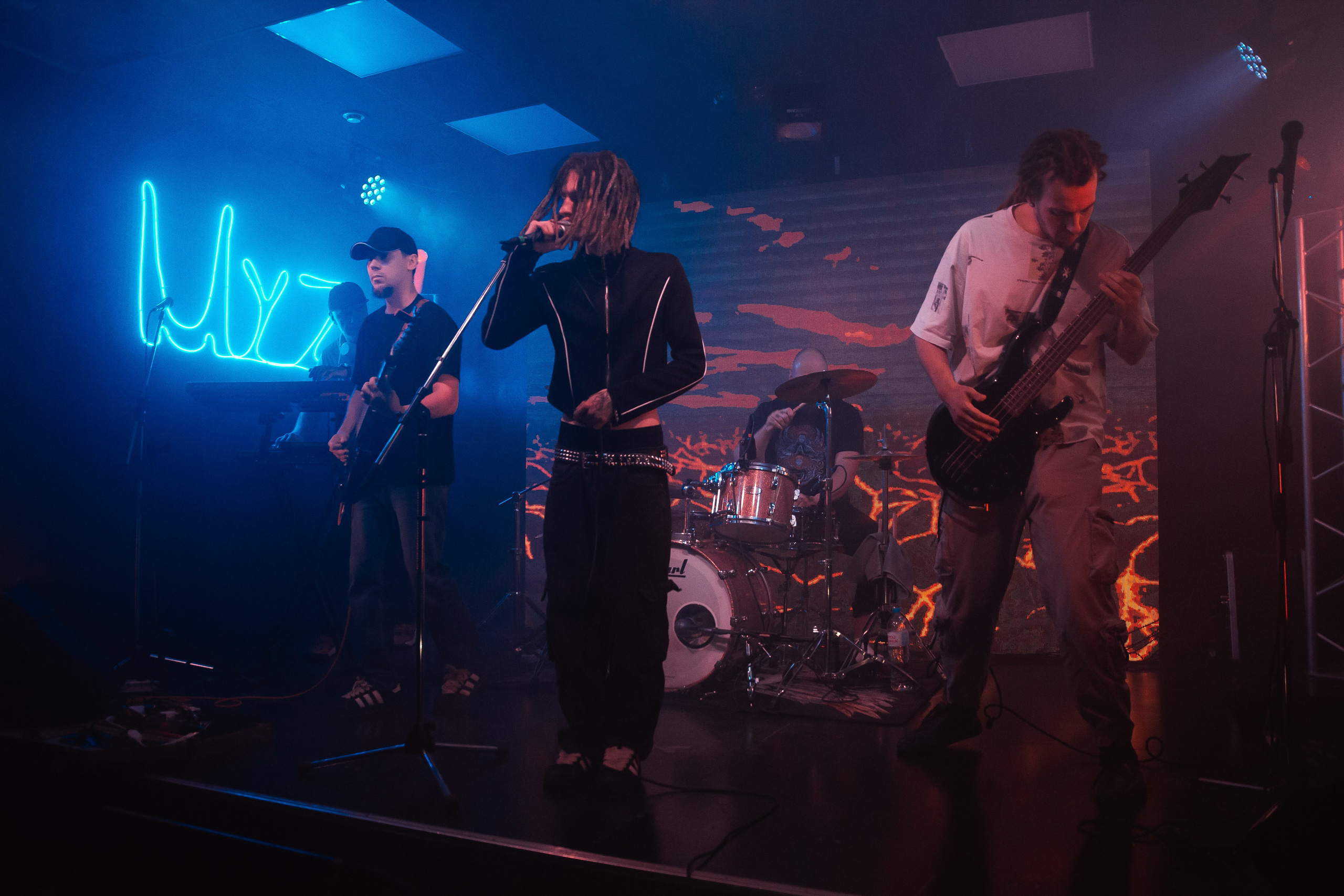 Isolator, Красноярск, 23.11.2025, Волна. Фотограф Регина Крикунова г. Красноярск