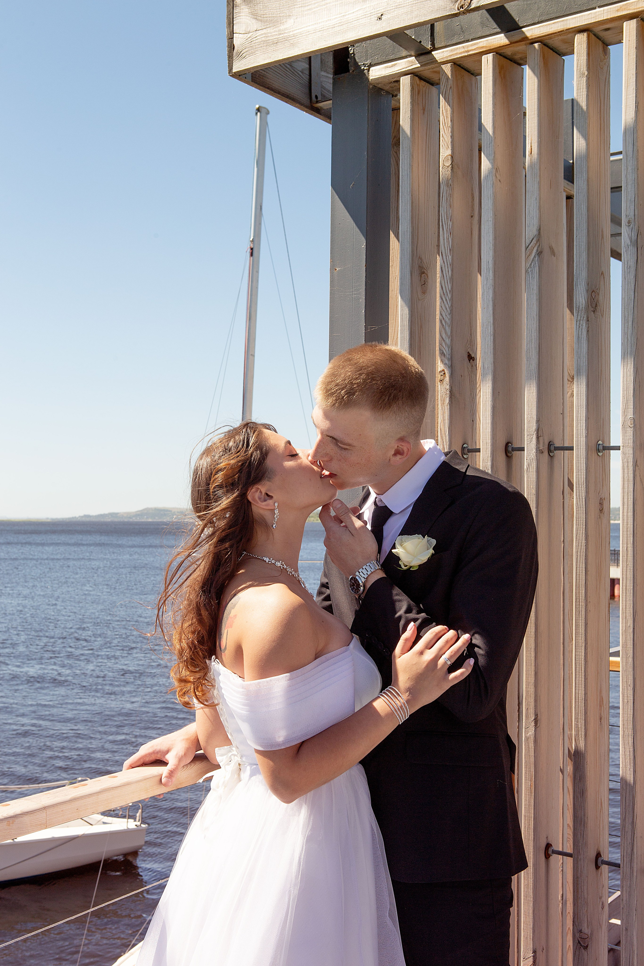 Свадебная фотосессия на пироне: Дарья и Артём. Свадебный и предметный фотограф Ренат Каламперов