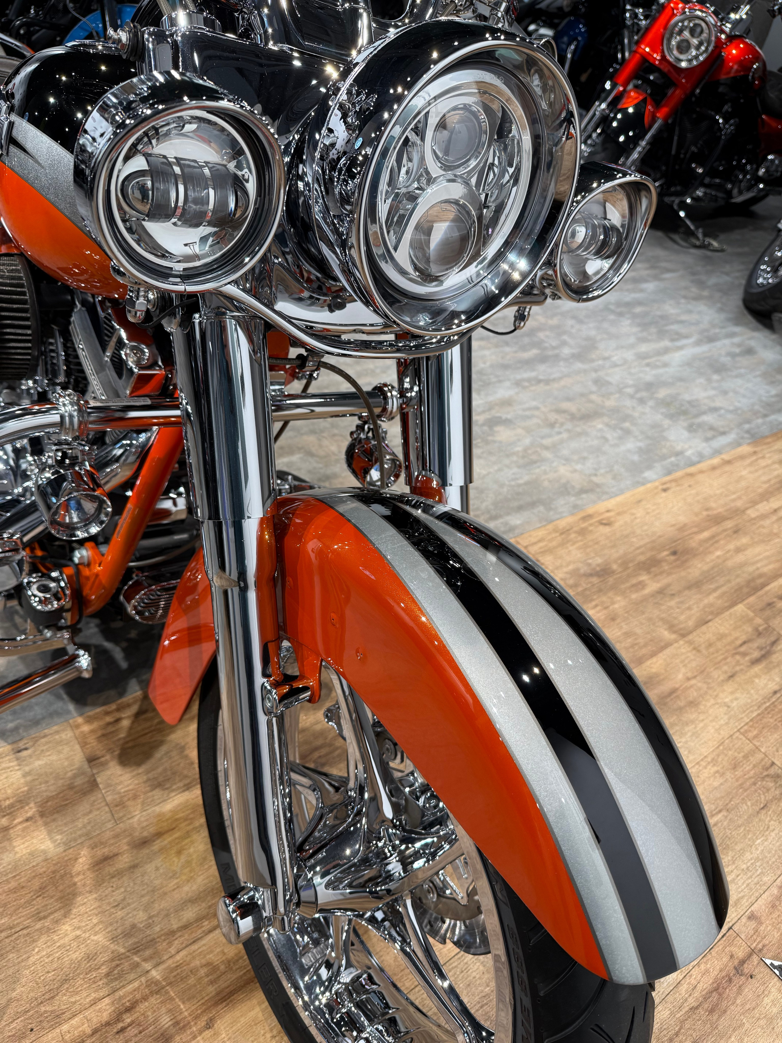2010 CVO Inferno Orange. Hello Davidson, Москва. Только хорошие мотоциклы…