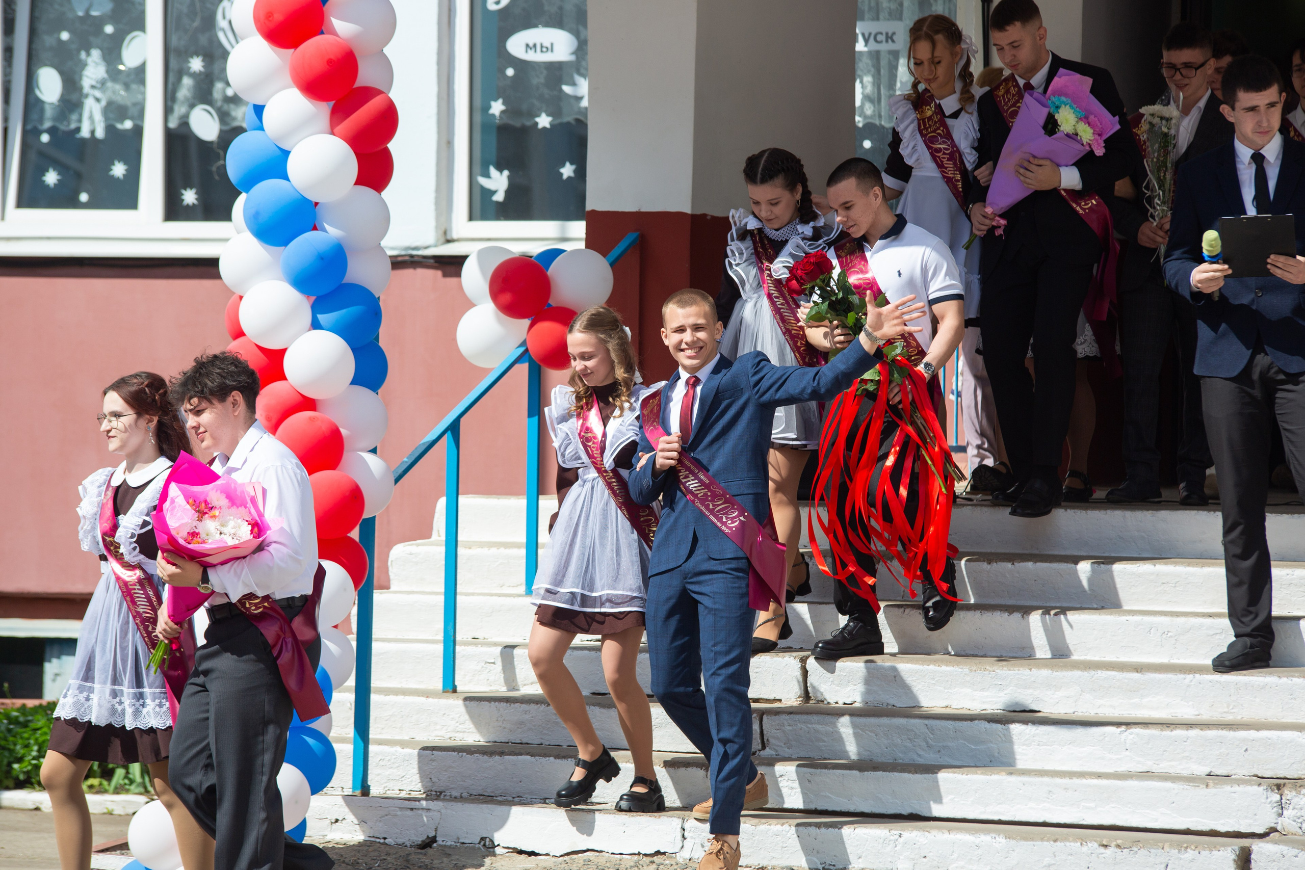 ПОСЛЕДНИЙ ЗВОНОК 2025 9 ШКОЛА. ТВОЙ АЛЬБОМ / ТВОИ ПРАВИЛА