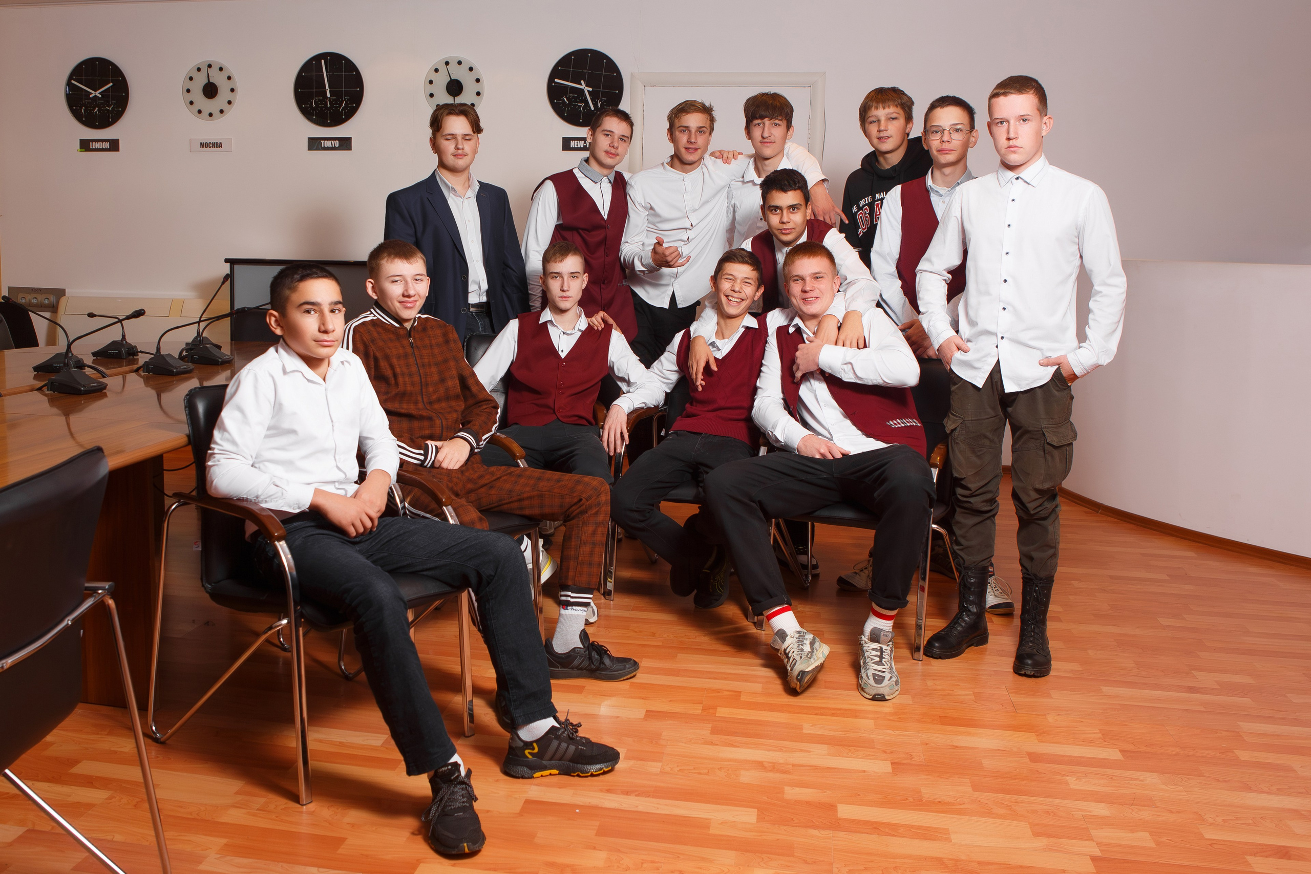 ФОТОСЕССИЯ ДЛЯ 9 КЛАССА «ГИМНАЗИЯ». ТВОЙ АЛЬБОМ / ТВОИ ПРАВИЛА