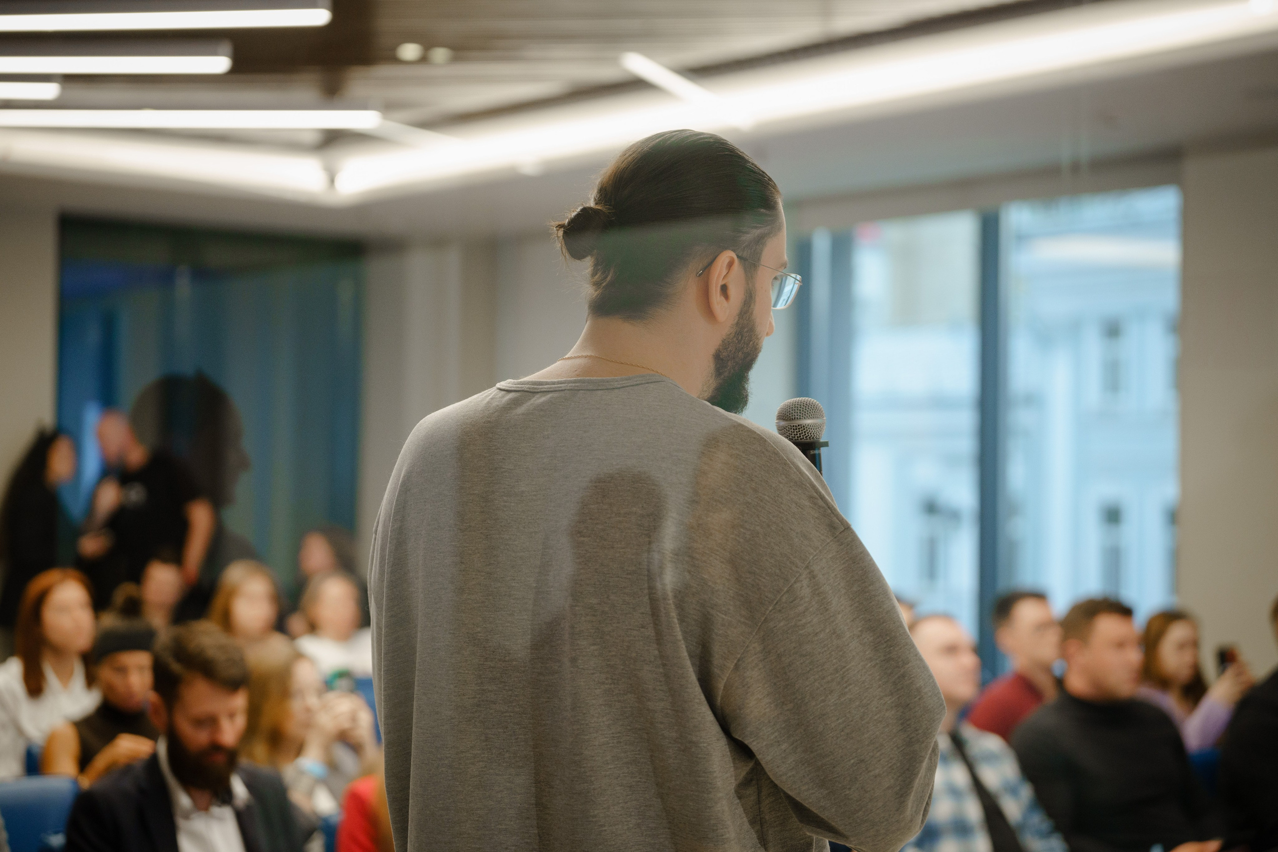 Репортажный фотограф на конференцию в Москве. Репортажный фотограф в Москве Саша Дружинина