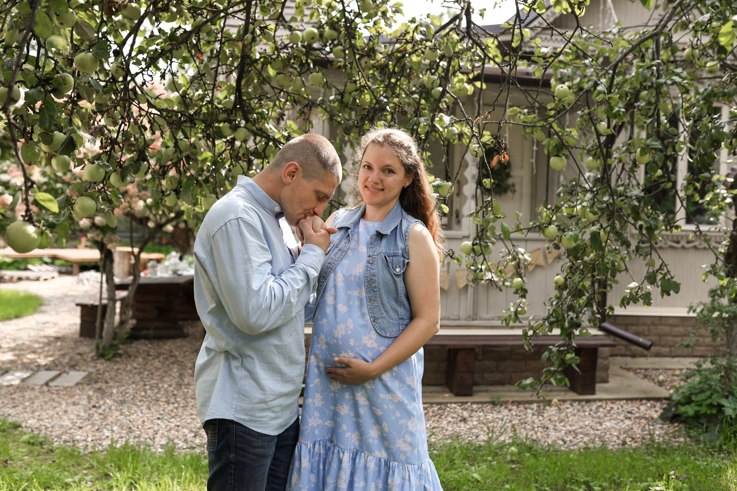 Фотосессия беременности в загородной студии Купавна. Фотограф в Железнодорожном и Балашихе