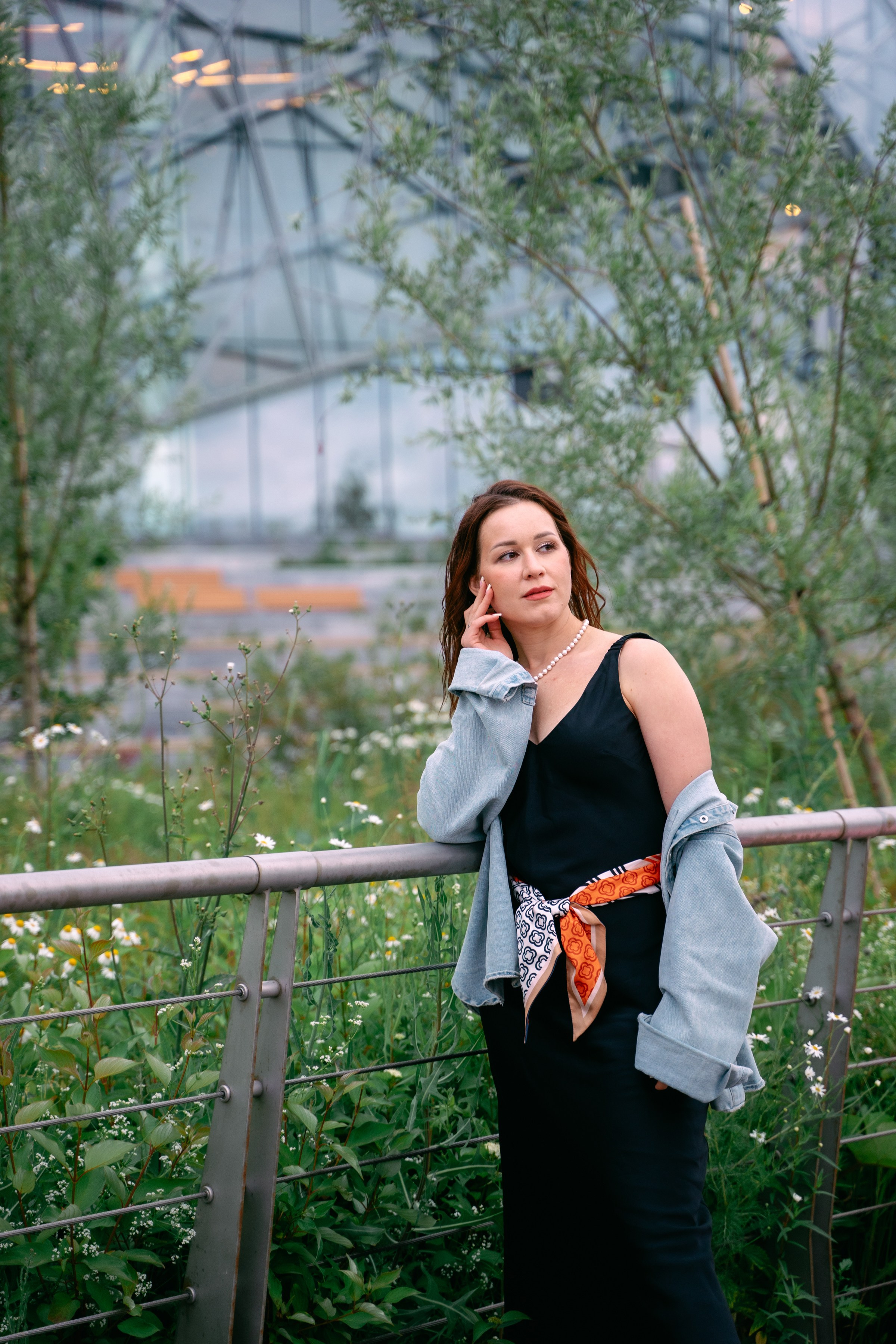 У театра Камала. Фотограф в Казани Алсу Багабиева