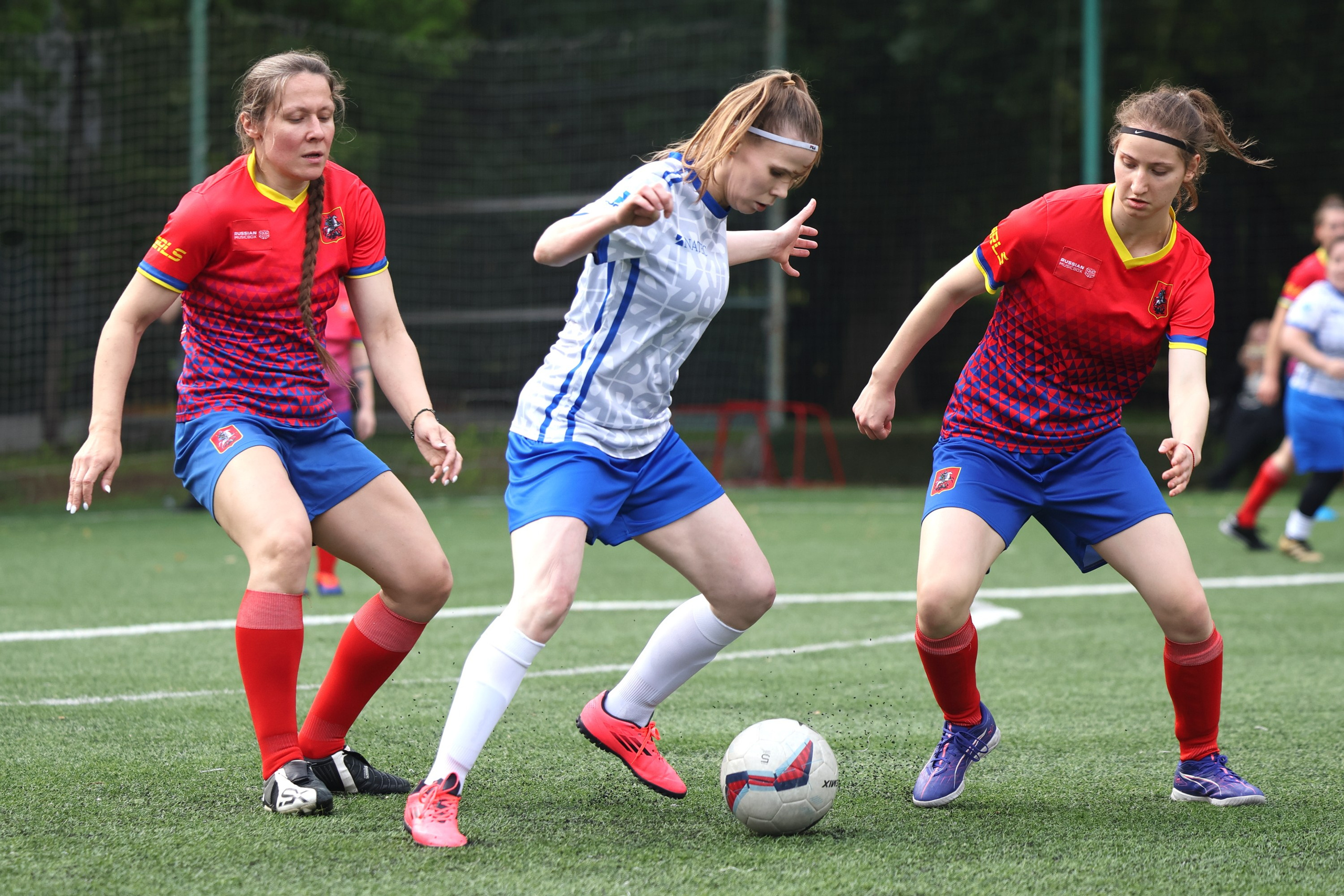 Футбол. Женская лига. Спортивный и репортажный фотограф Ермакова Светлана