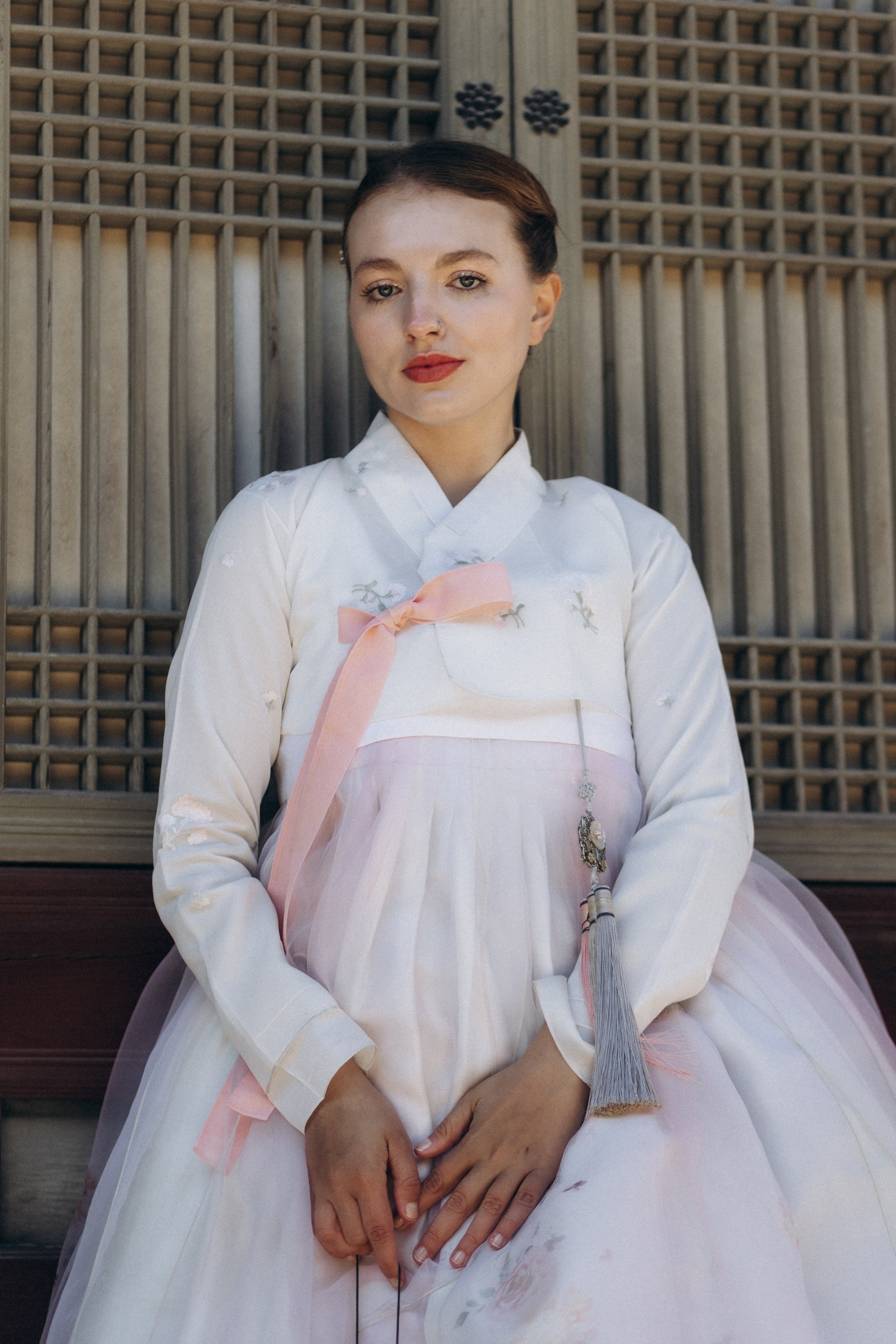 Фотосессия Маши и Саши в ханбоках. Фотограф Артем Бросов в Санкт-Петербурге и Дубае